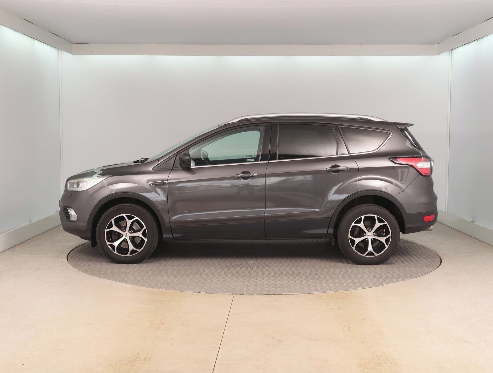 Ford Kuga, 2.0 TDCi, 4X4, ČR,1.maj - fotka 3