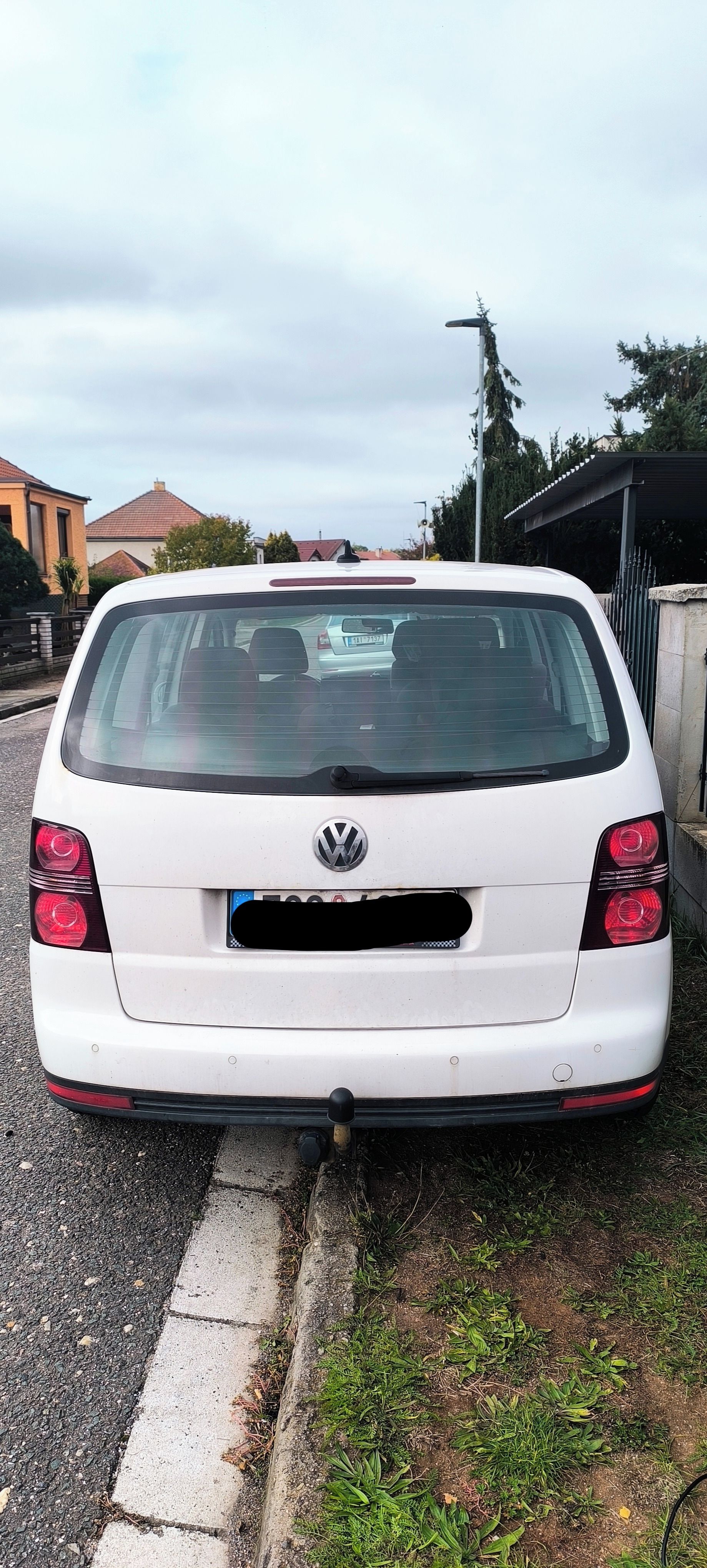 Volkswagen Touran - fotka 4