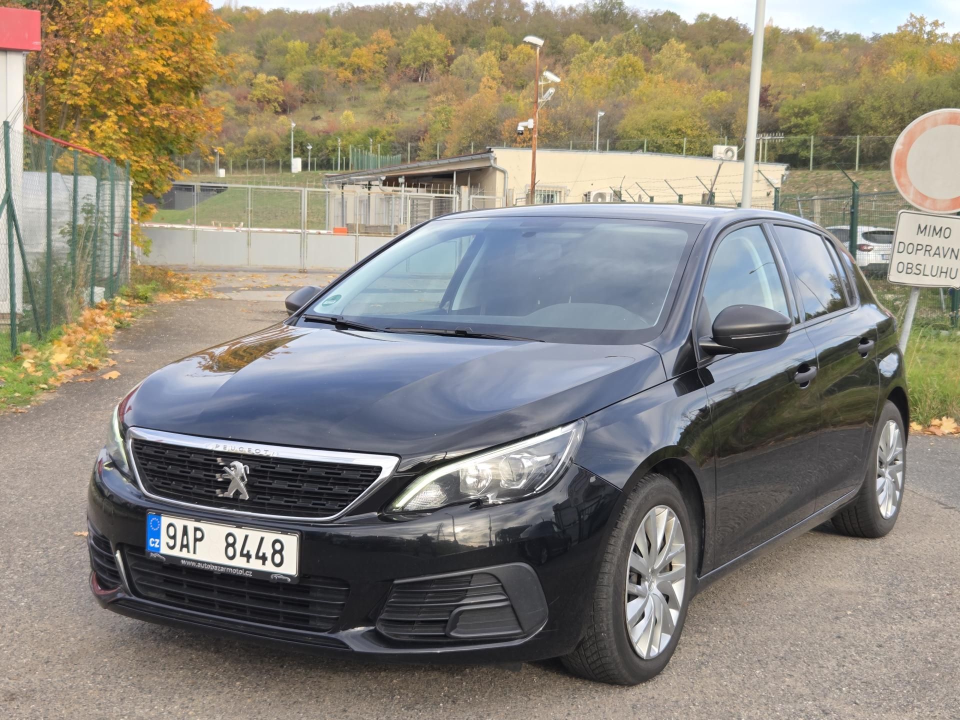 Peugeot 308, 1,5BHD-i lze i na splátky VŠEM