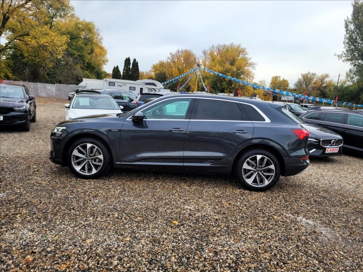 Audi e-tron, 55,95KWH,4x4,SOH 91,6%,tažné 1 - fotka 3