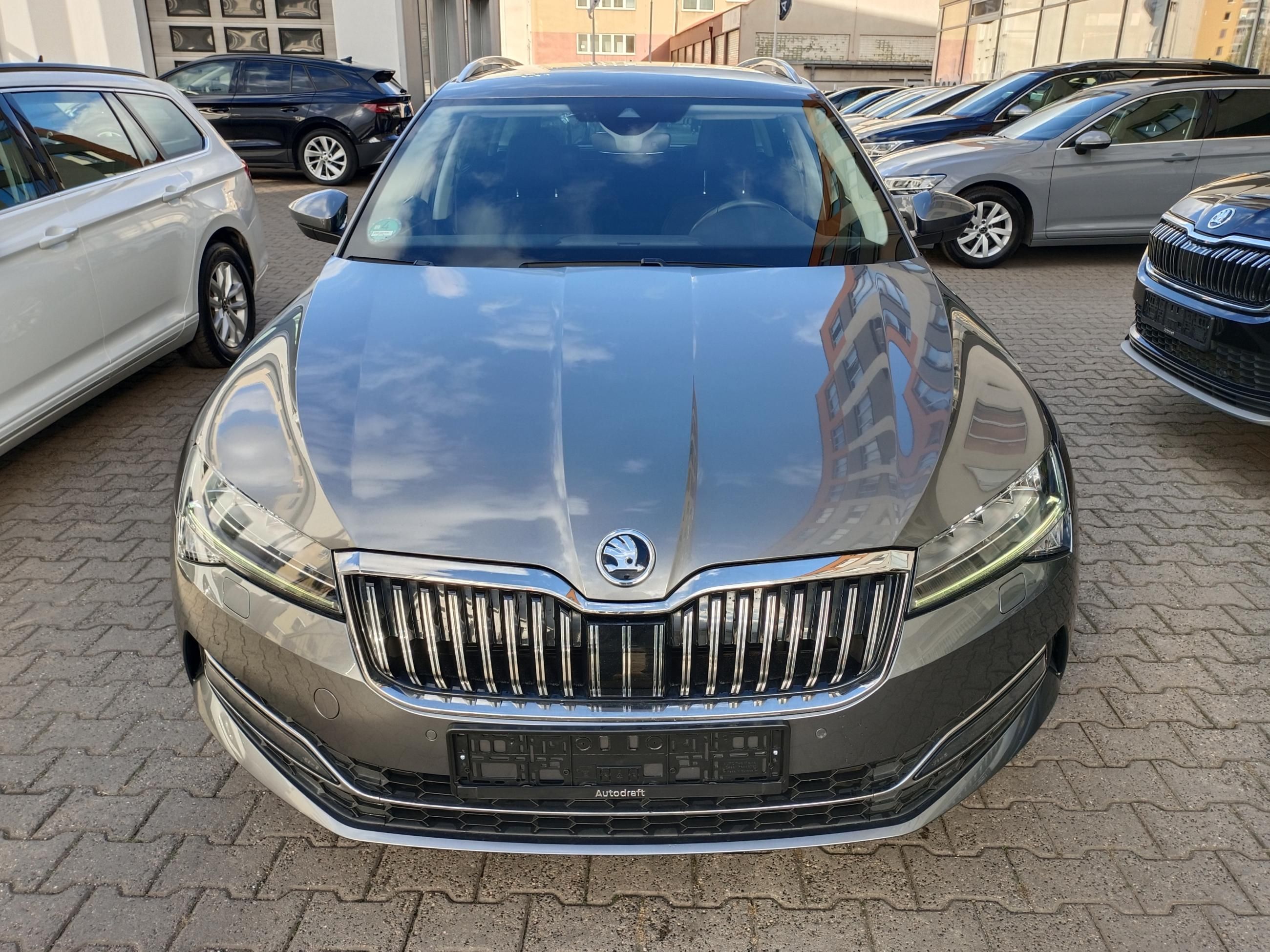 Škoda Superb, 2.0 TSI 140kW DSG / Tažné - fotka 2