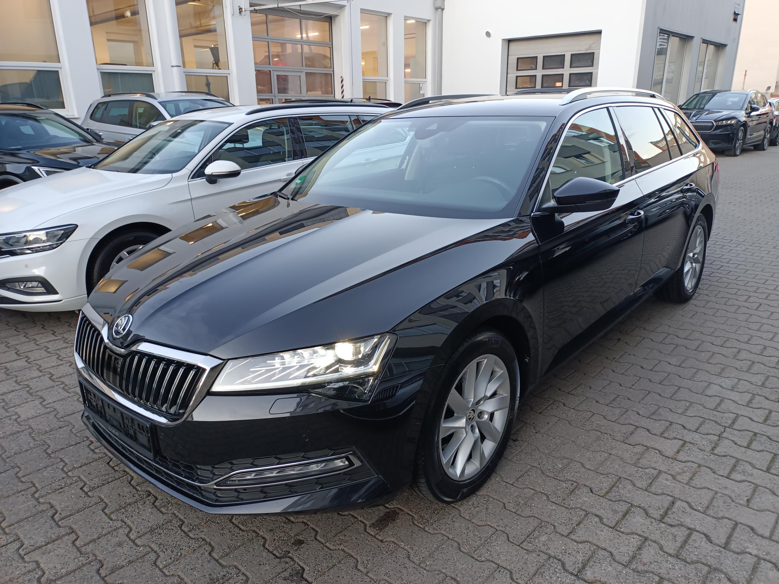 Škoda Superb, 2.0 TDI 110kW DSG / Tažné - fotka 3