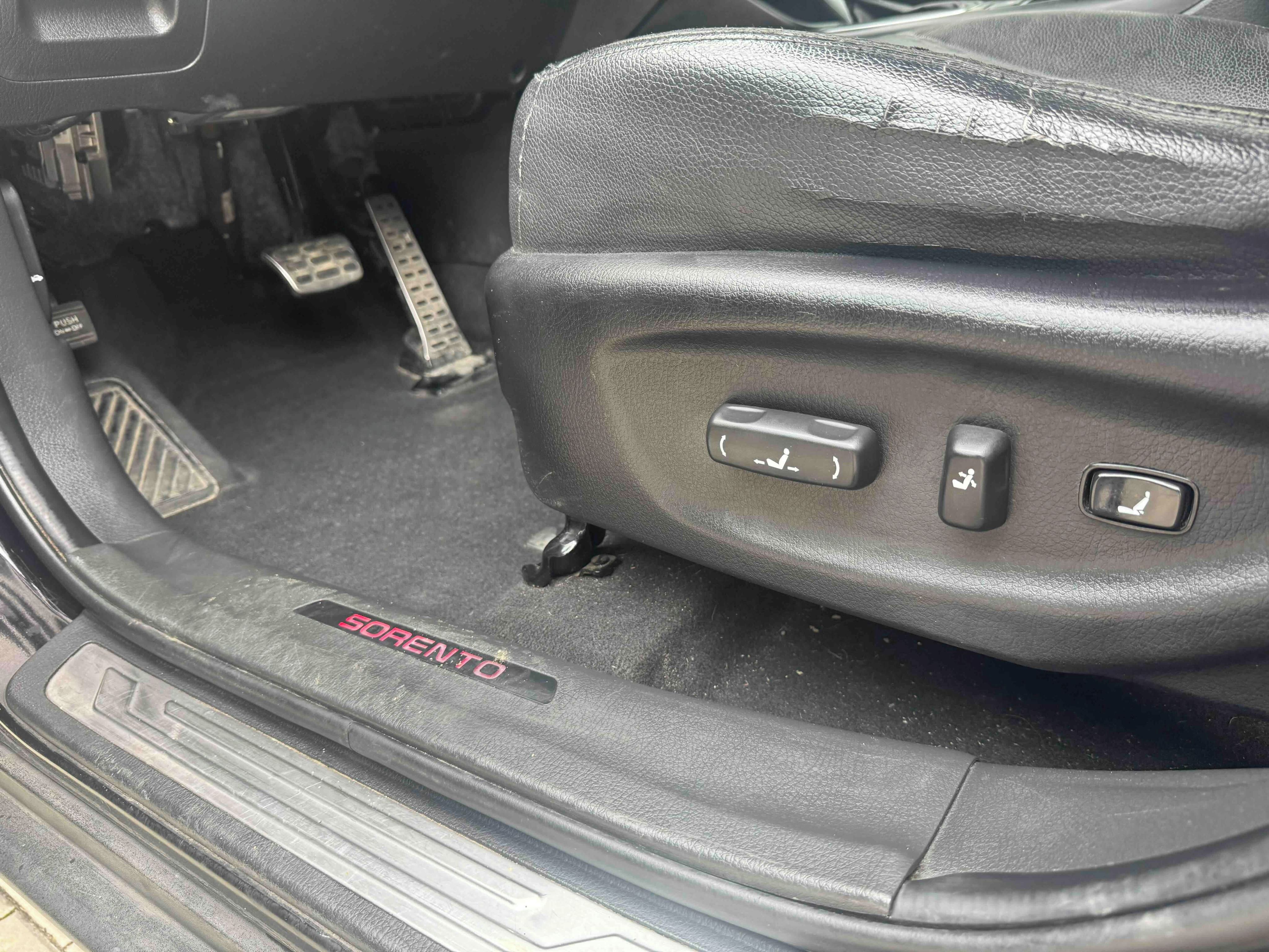 Kia Sorento, Kia Sorento 4x4 7 míst - fotka 5