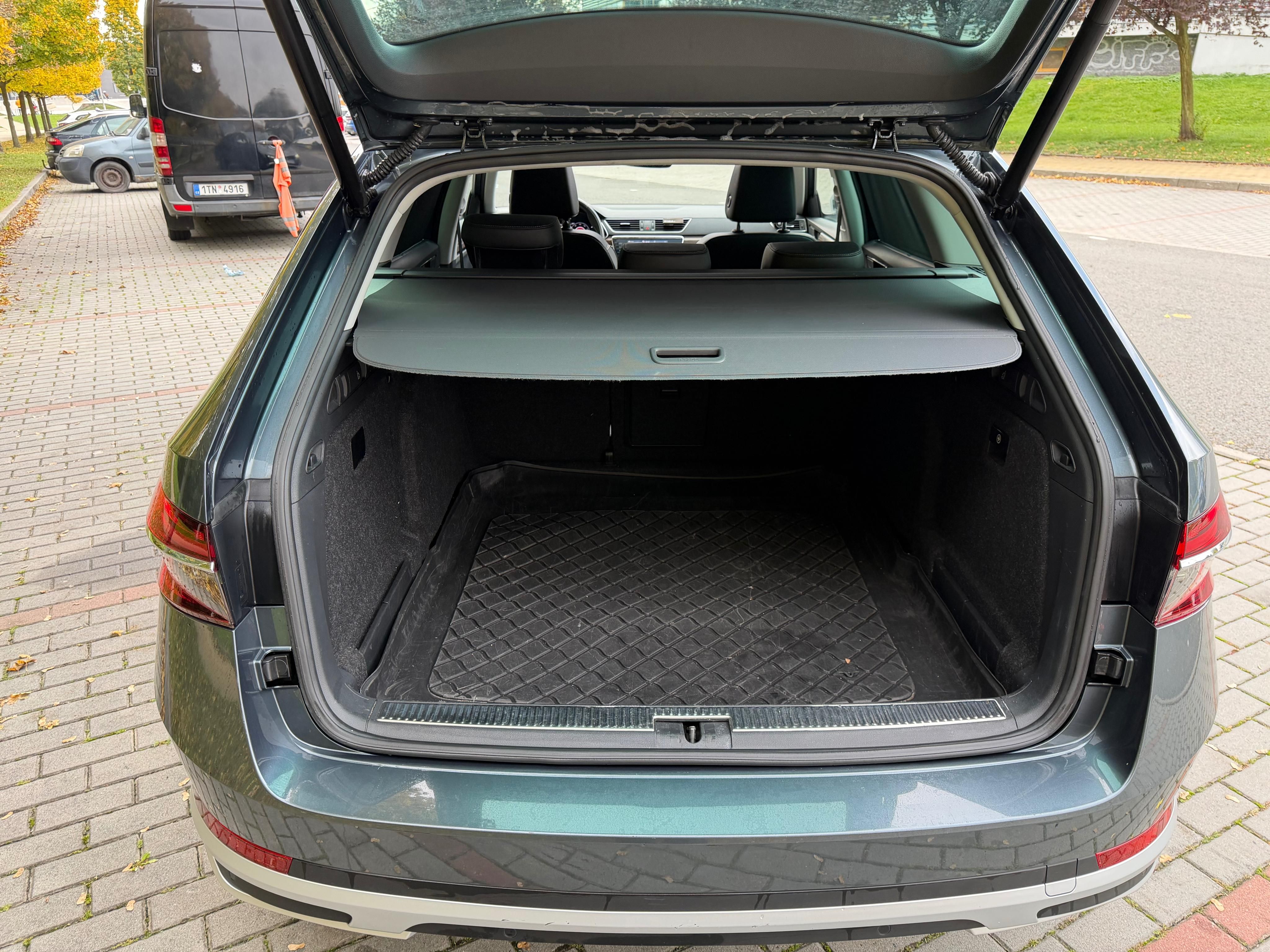 Škoda Superb, Scout 4x4 147kw - fotka 6