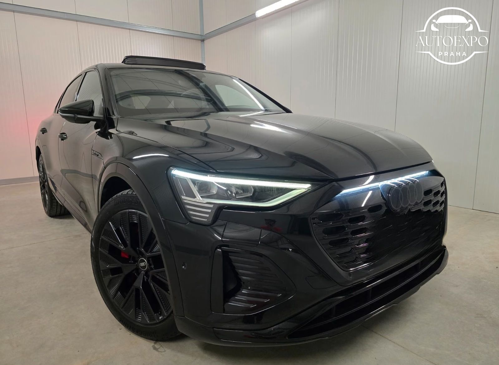 Audi Q8, e-tron 50 S-line - fotka 4