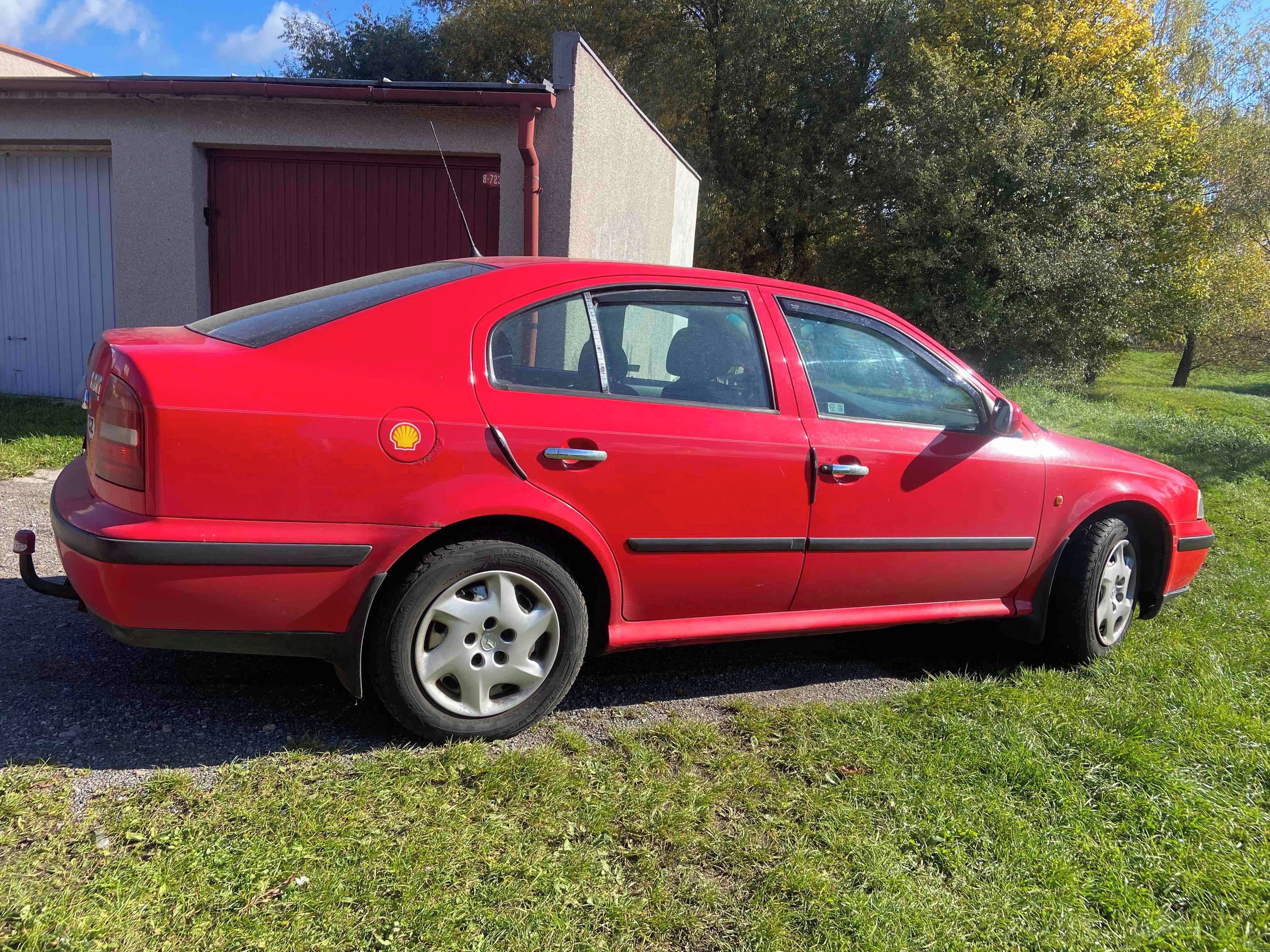 Škoda Octavia, 1,6 74 KW BENZÍN - fotka 2
