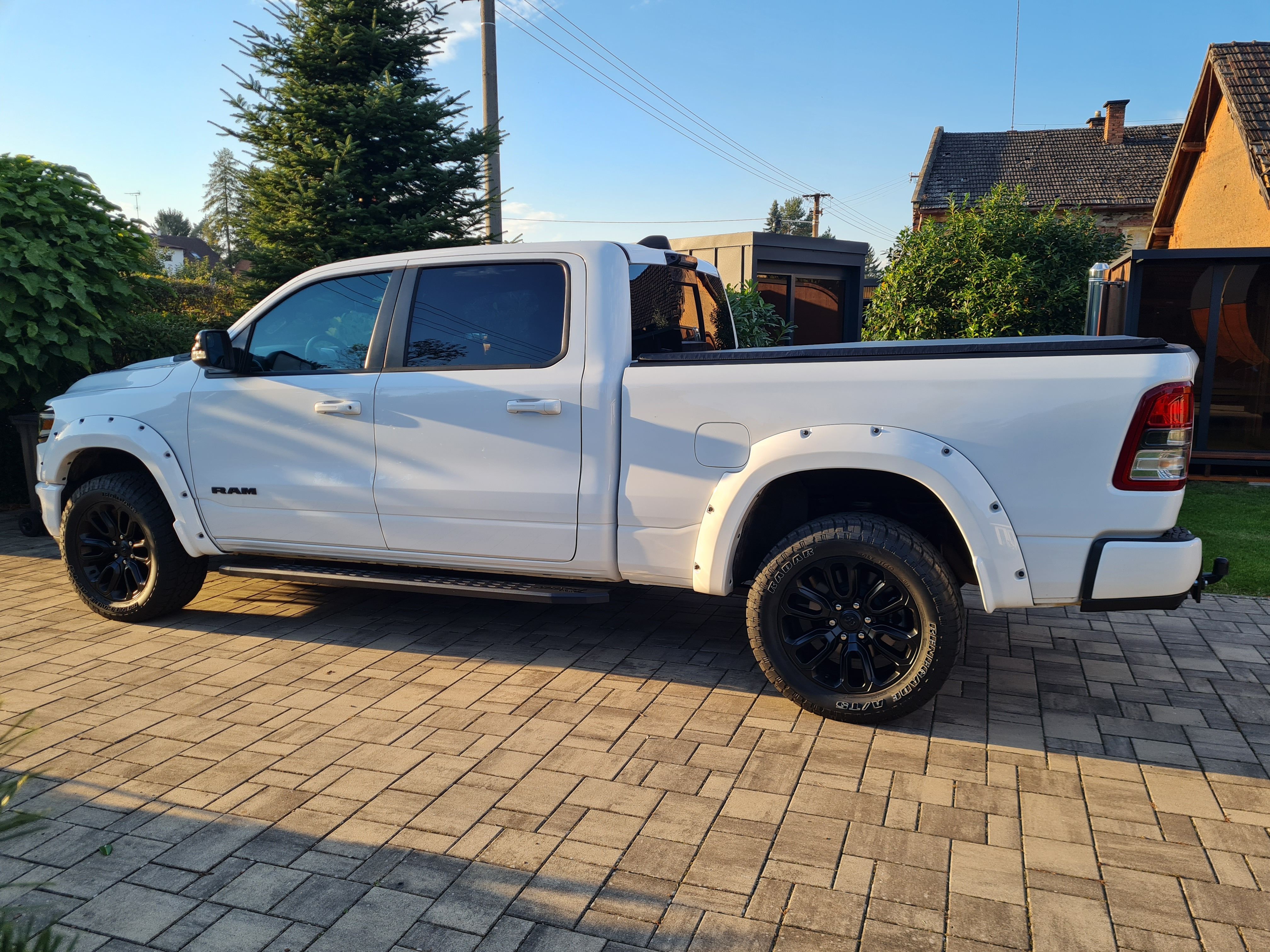 Dodge Ram 1500, 5,7 Hemi,Big Horn,CrewCab,LPG - fotka 4