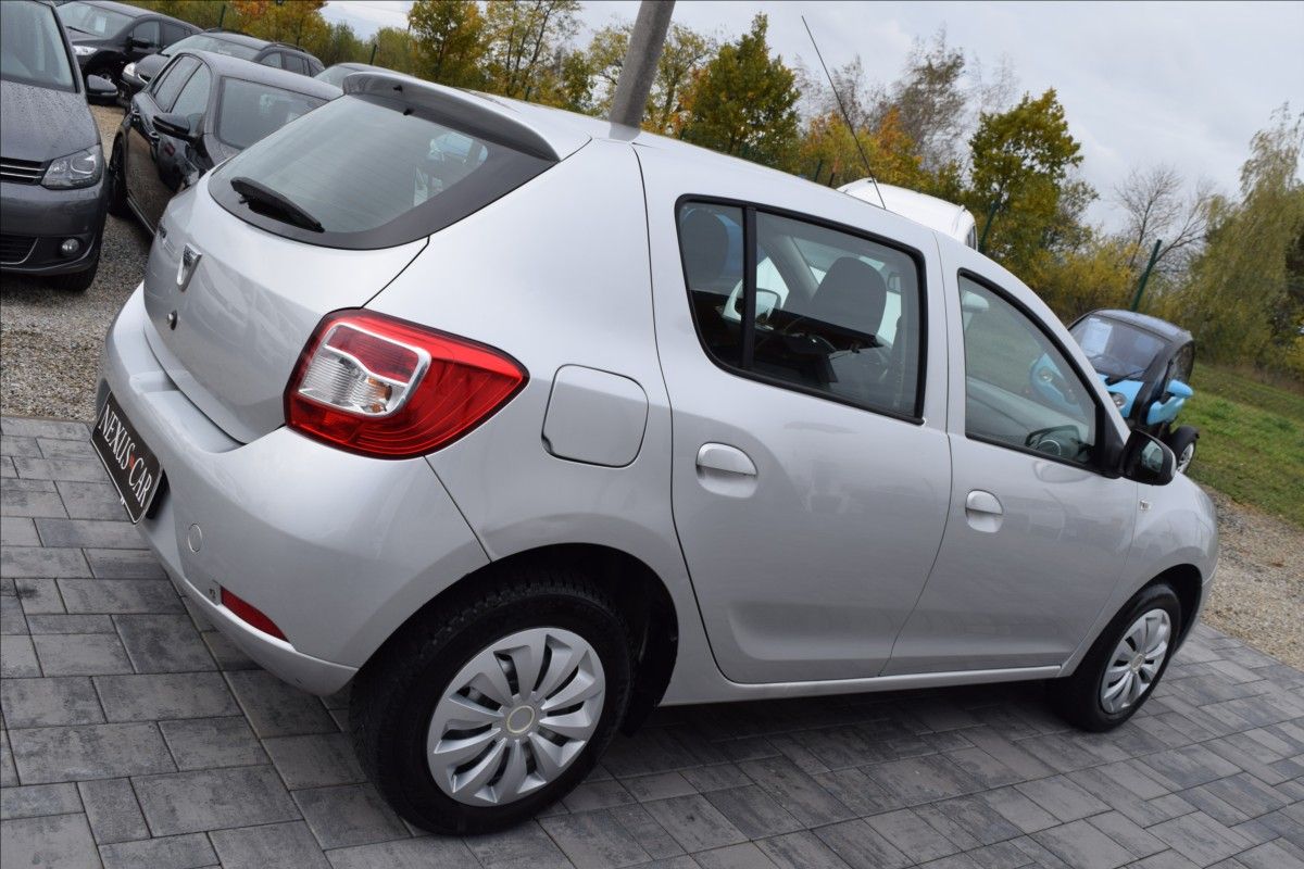 Dacia Sandero, 1,2 i 55KW PO SERVISE - fotka 5