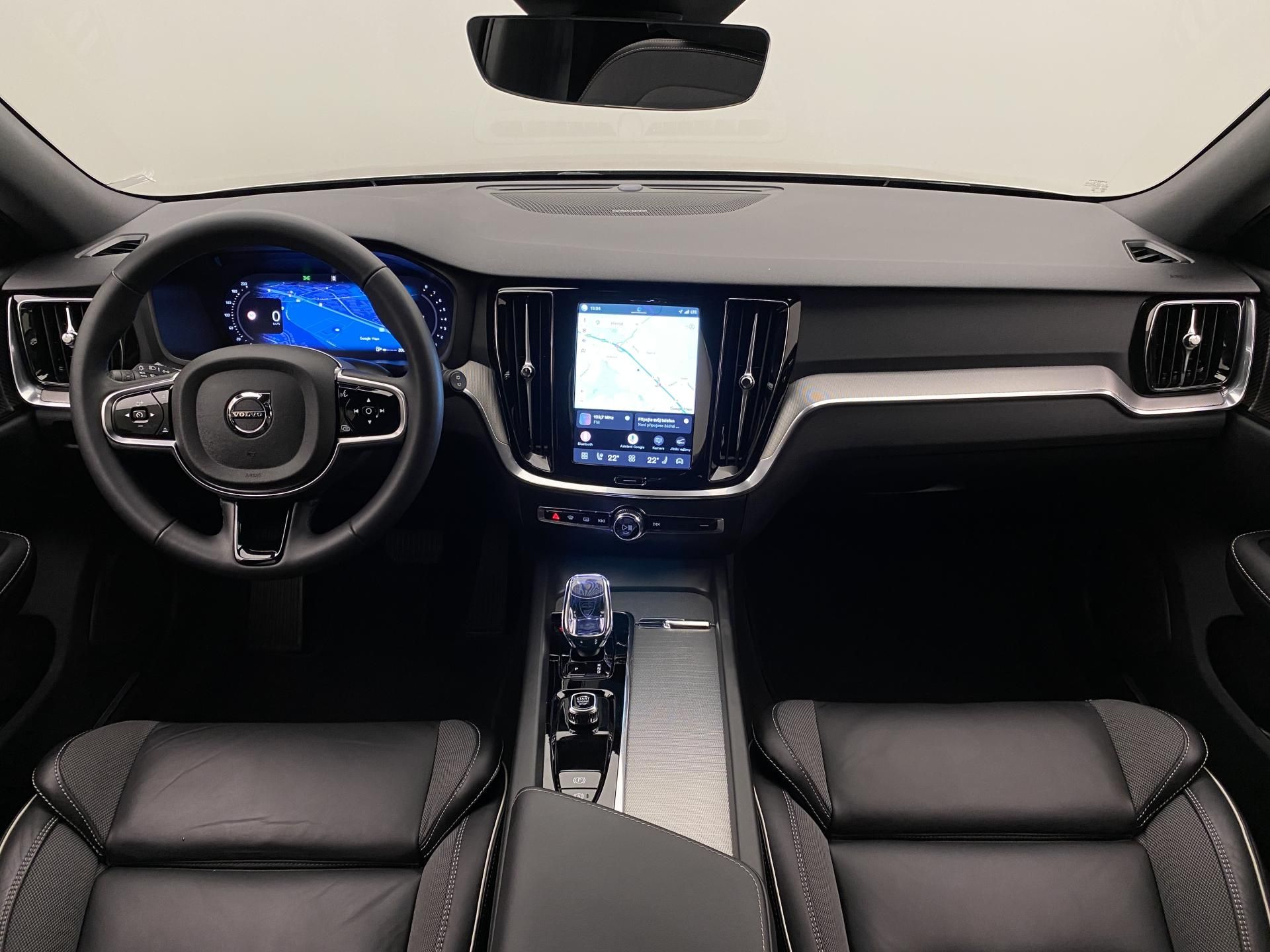 Volvo V60, CC B5 AWD BRIGHT PLUS AUT - fotka 2