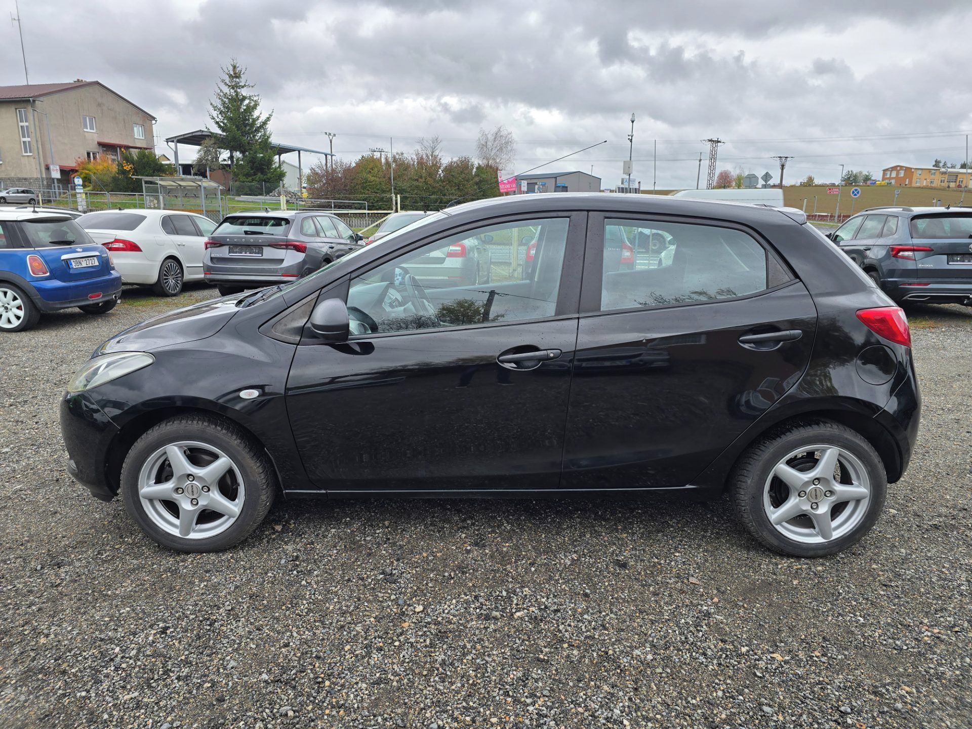 Mazda 2, 1.3 MZR 55KE klima - fotka 4