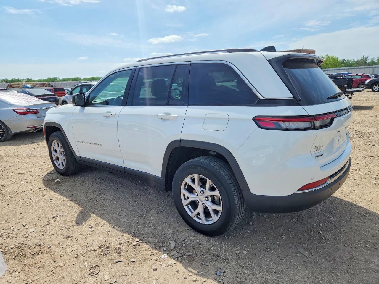 Jeep Grand Cherokee, Auto na cestě - fotka 2