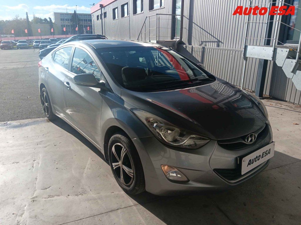 Hyundai Elantra, 1.6i 16V,ČR