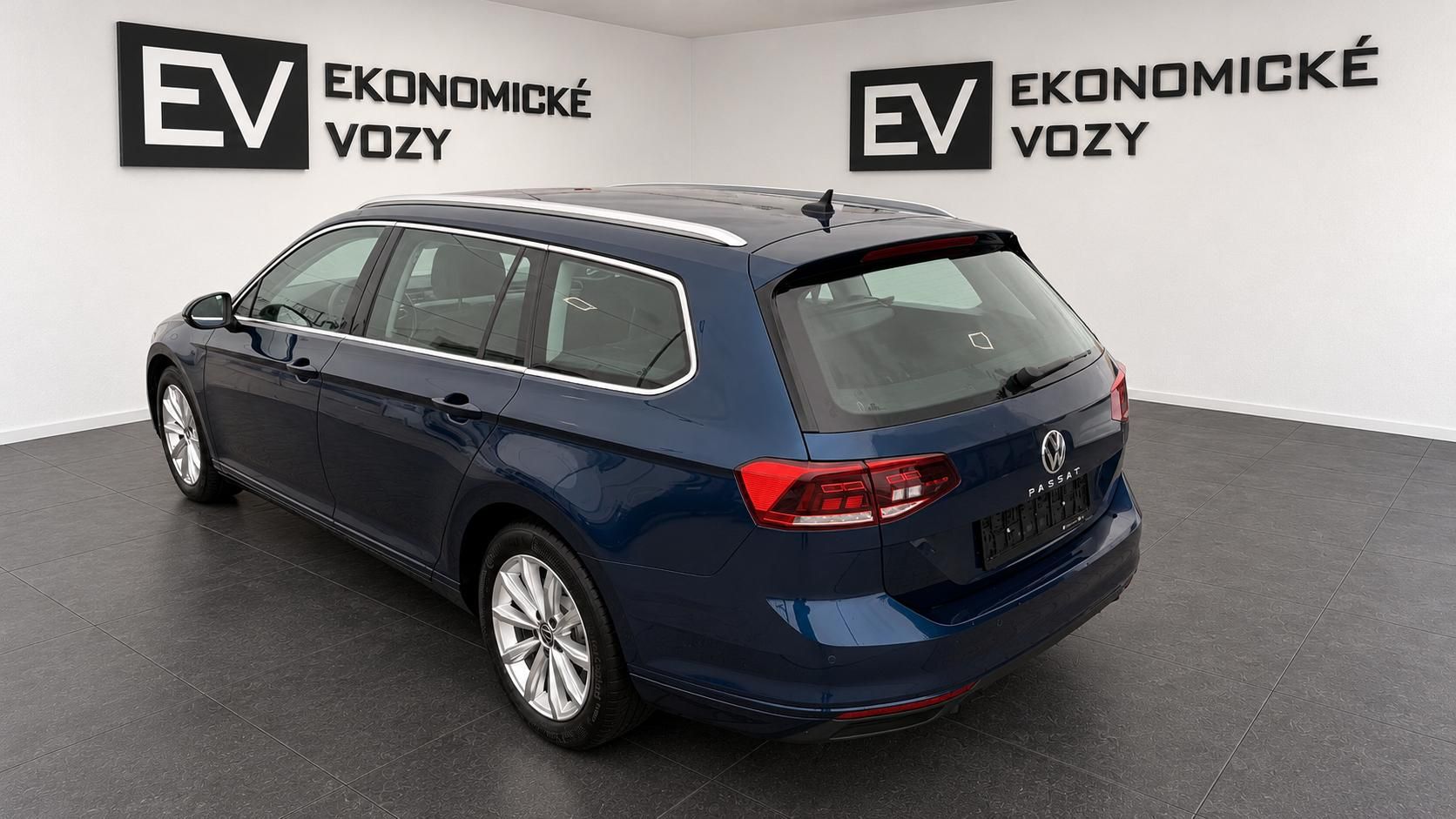 Volkswagen Passat, 2.0TDI,DSG,ZÁRUKA,LED,DIESEL - fotka 6