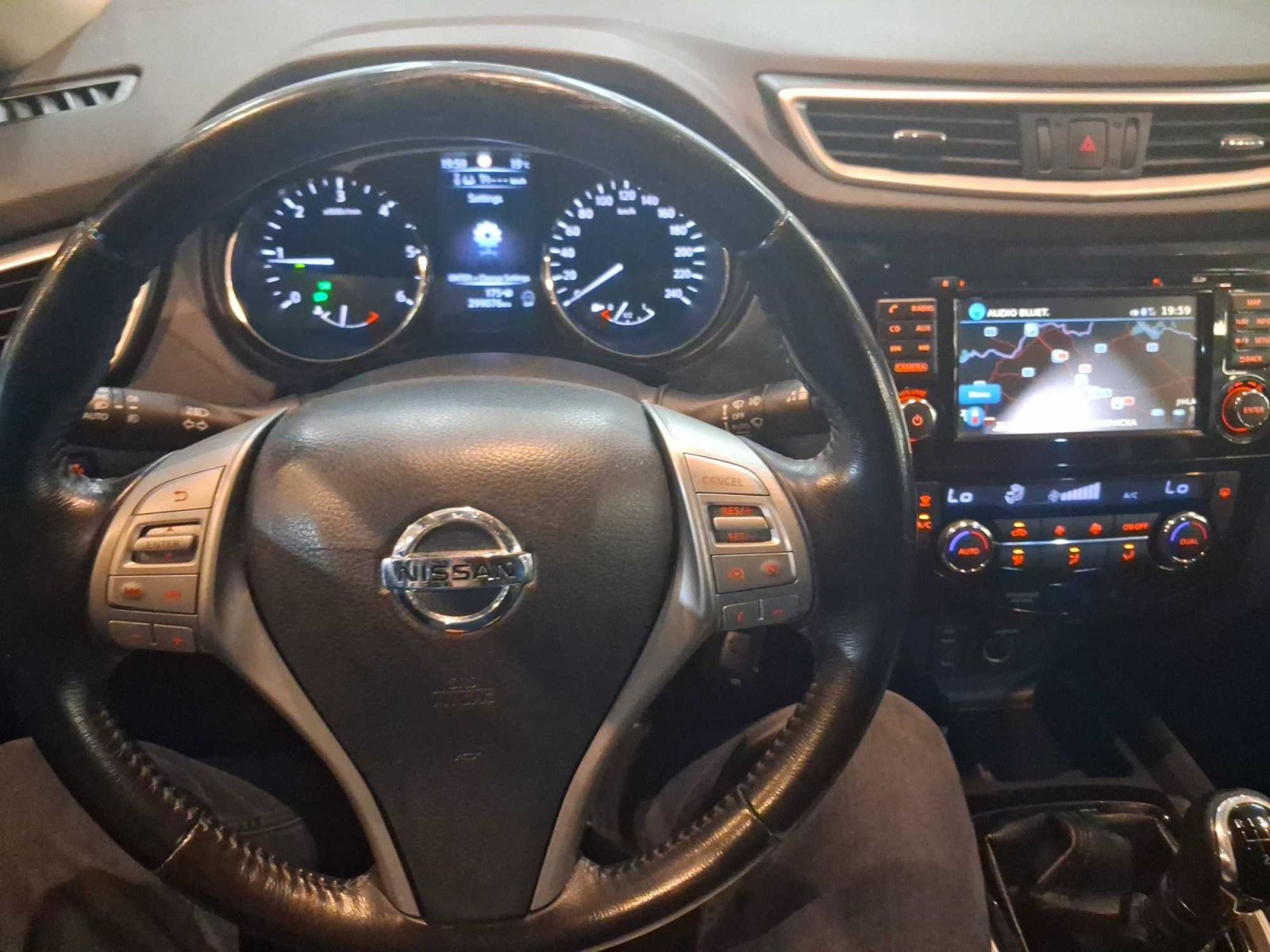 Nissan X-Trail, 1.6 dCi, 4X4, Serv.kniha - fotka 3