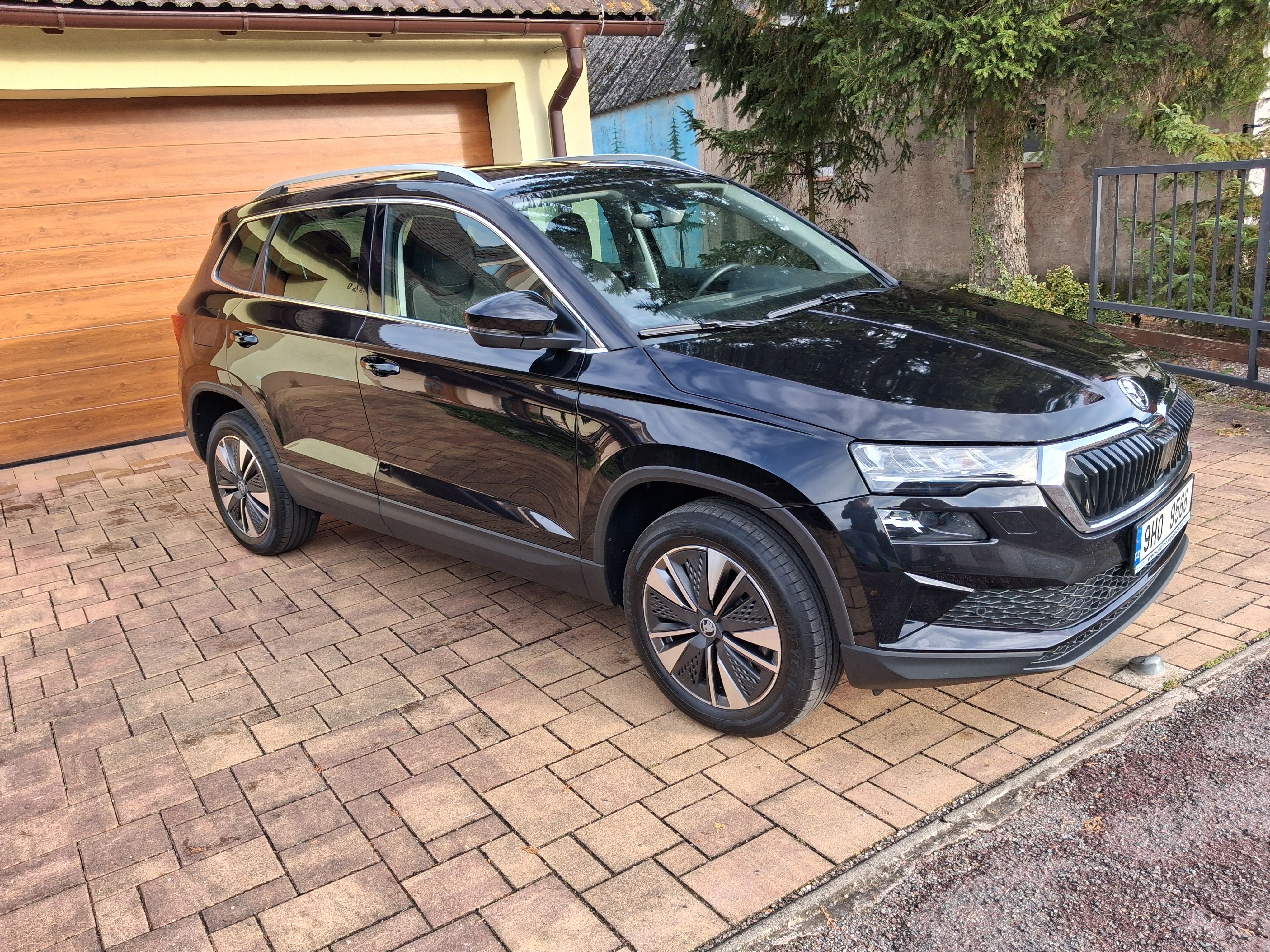Škoda Karoq, 1.5 TSi,DSG,ČR 12/25,17t km,TZ - fotka 5