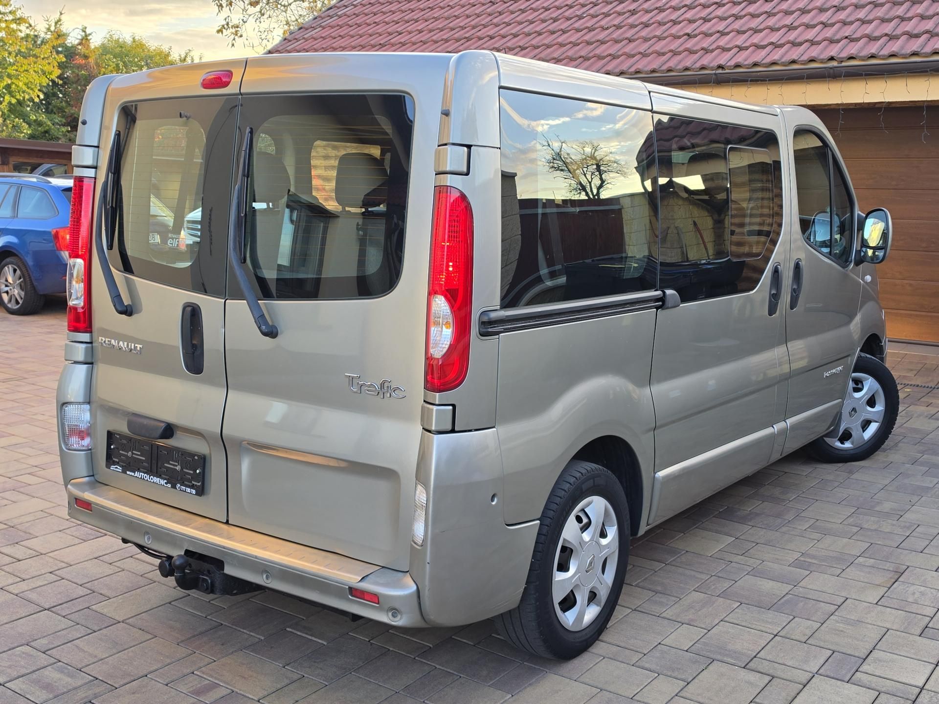 Renault Trafic, 2.0dCi 84kW 9-MÍST*AC*TAŽNÉ* - fotka 5