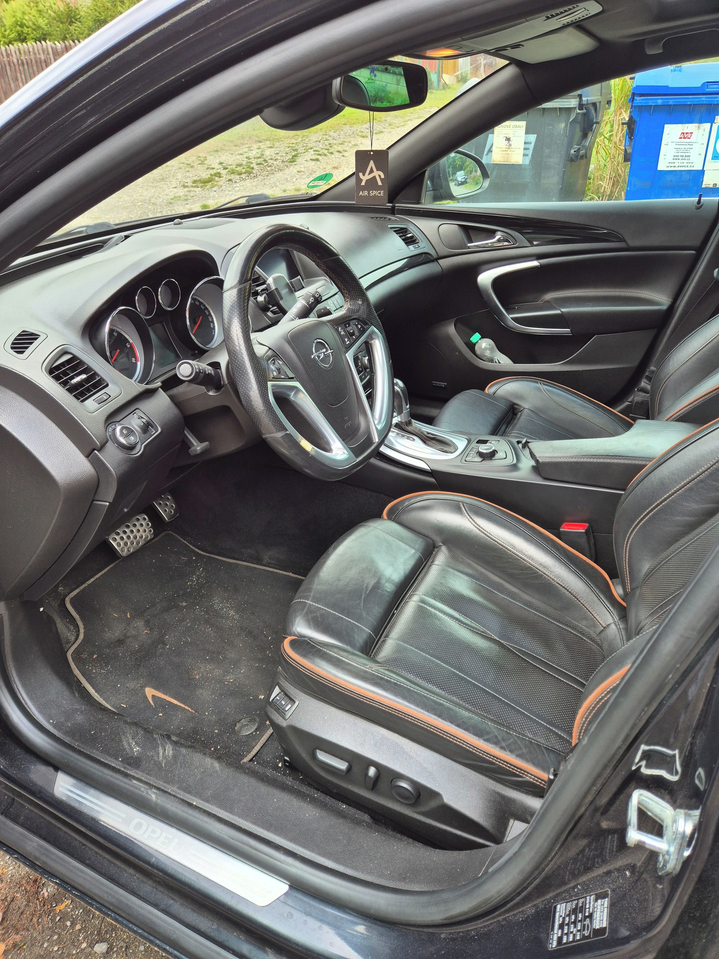 Opel Insignia, 2.0 CDTI OPC LINE,  XENON - fotka 6