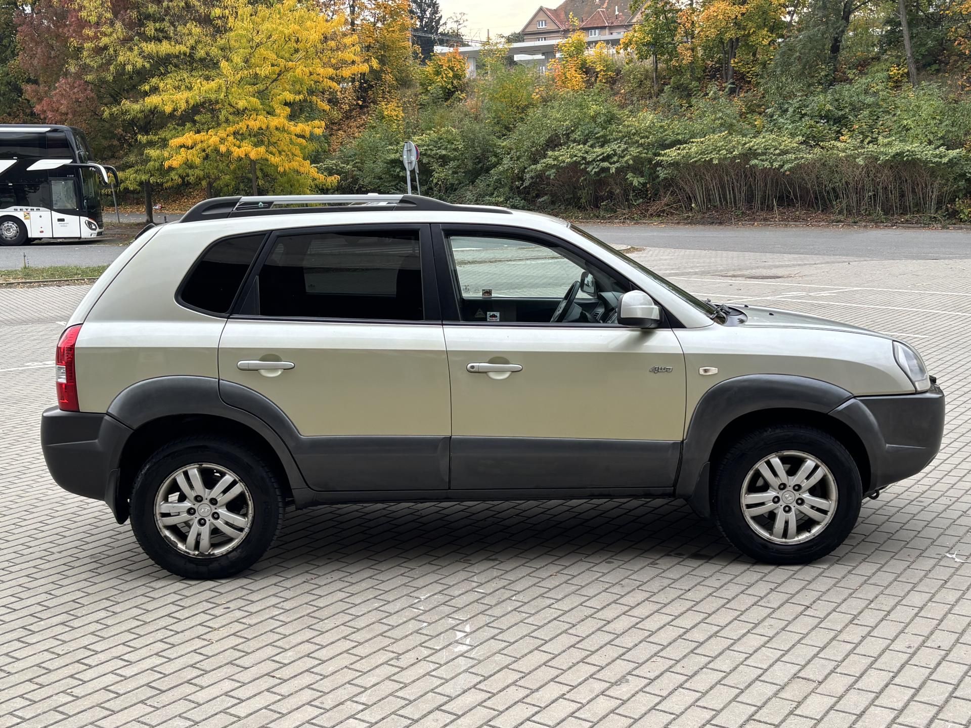 Hyundai Tucson, 2.0 i 4x4 tažné - fotka 6
