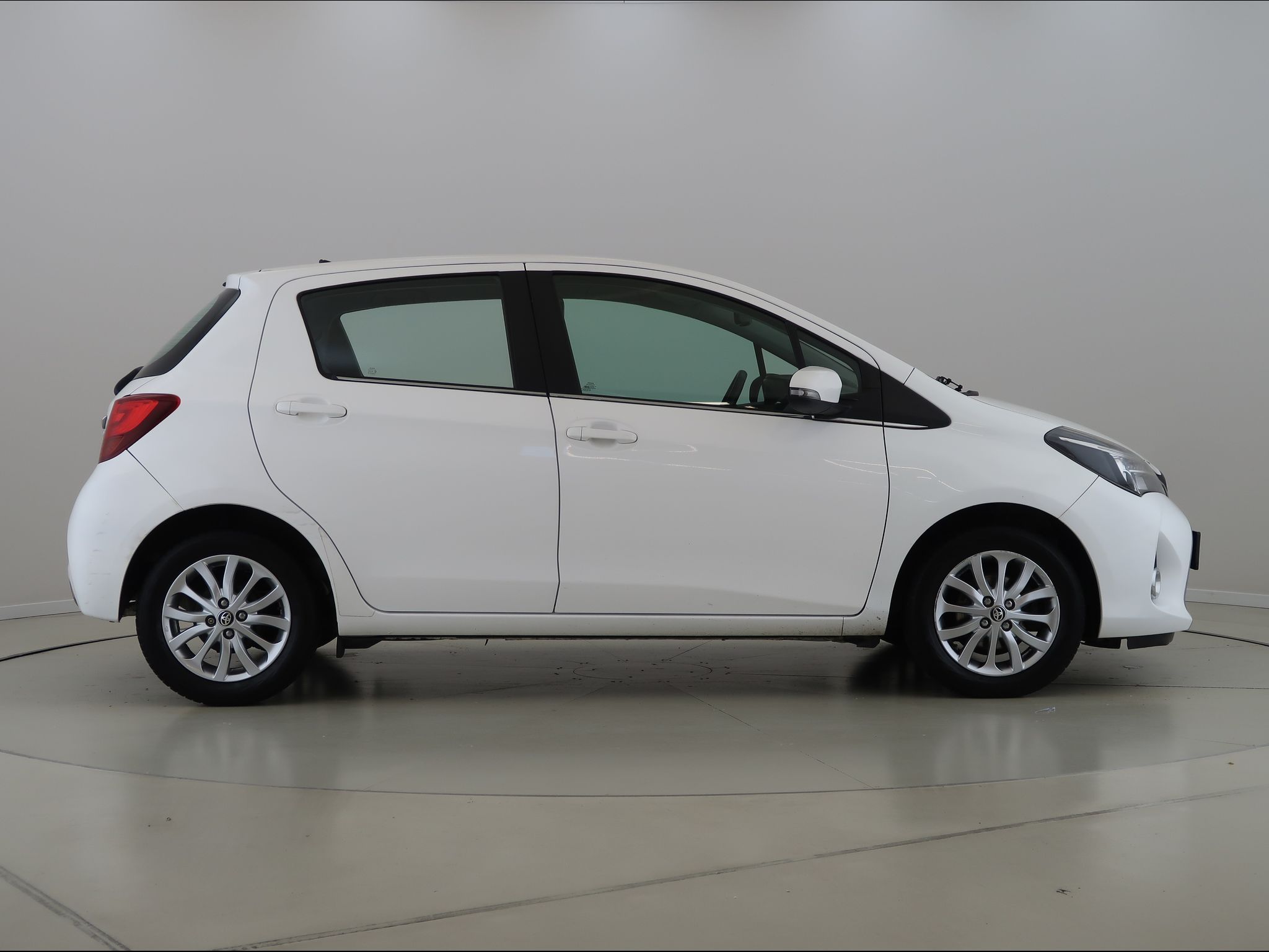 Toyota Yaris, 1.3VVT-i,73kW,Manuál,CZ,1Maj - fotka 5