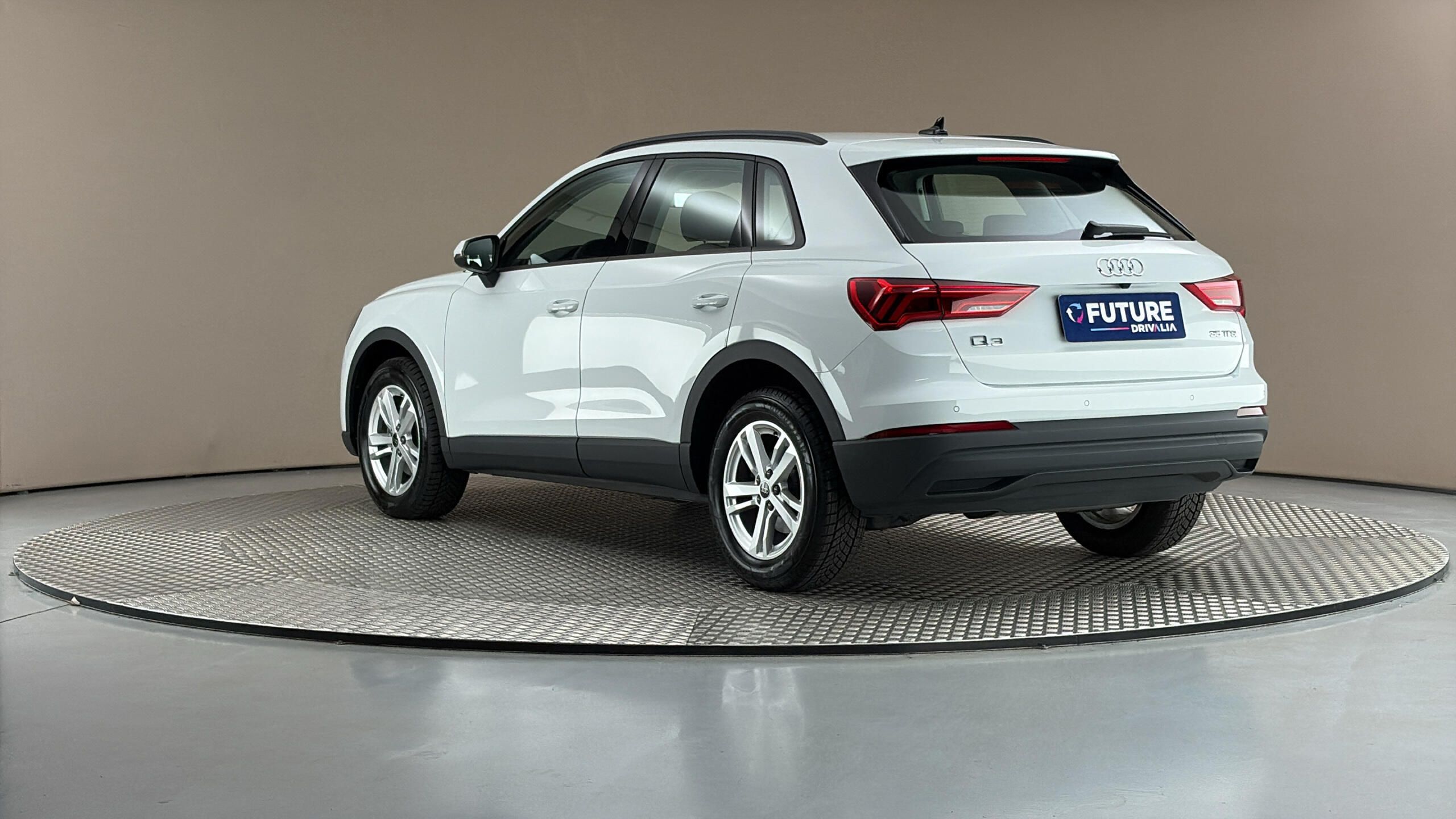Audi Q3, 1.5 35 TFSI S Tronic - fotka 2