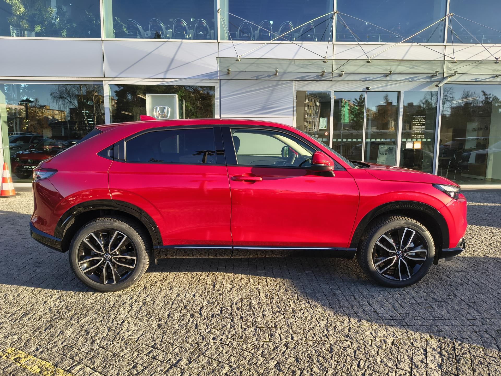 Honda HR-V, e:HEV 1.5 i-MMD Advance 2027 - fotka 2