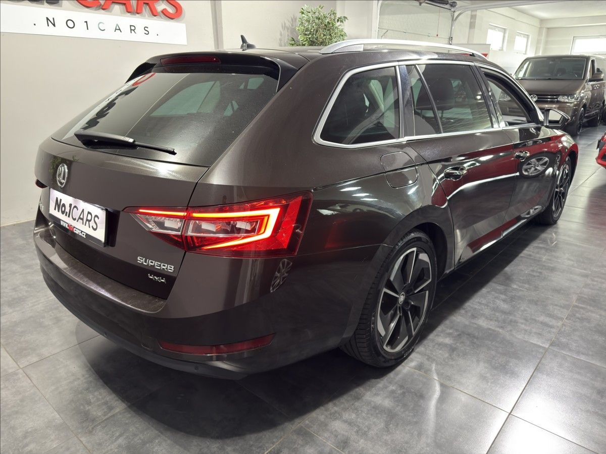 Škoda Superb, 2,0   TDI DSG 4X4 140KW L&K - fotka 5