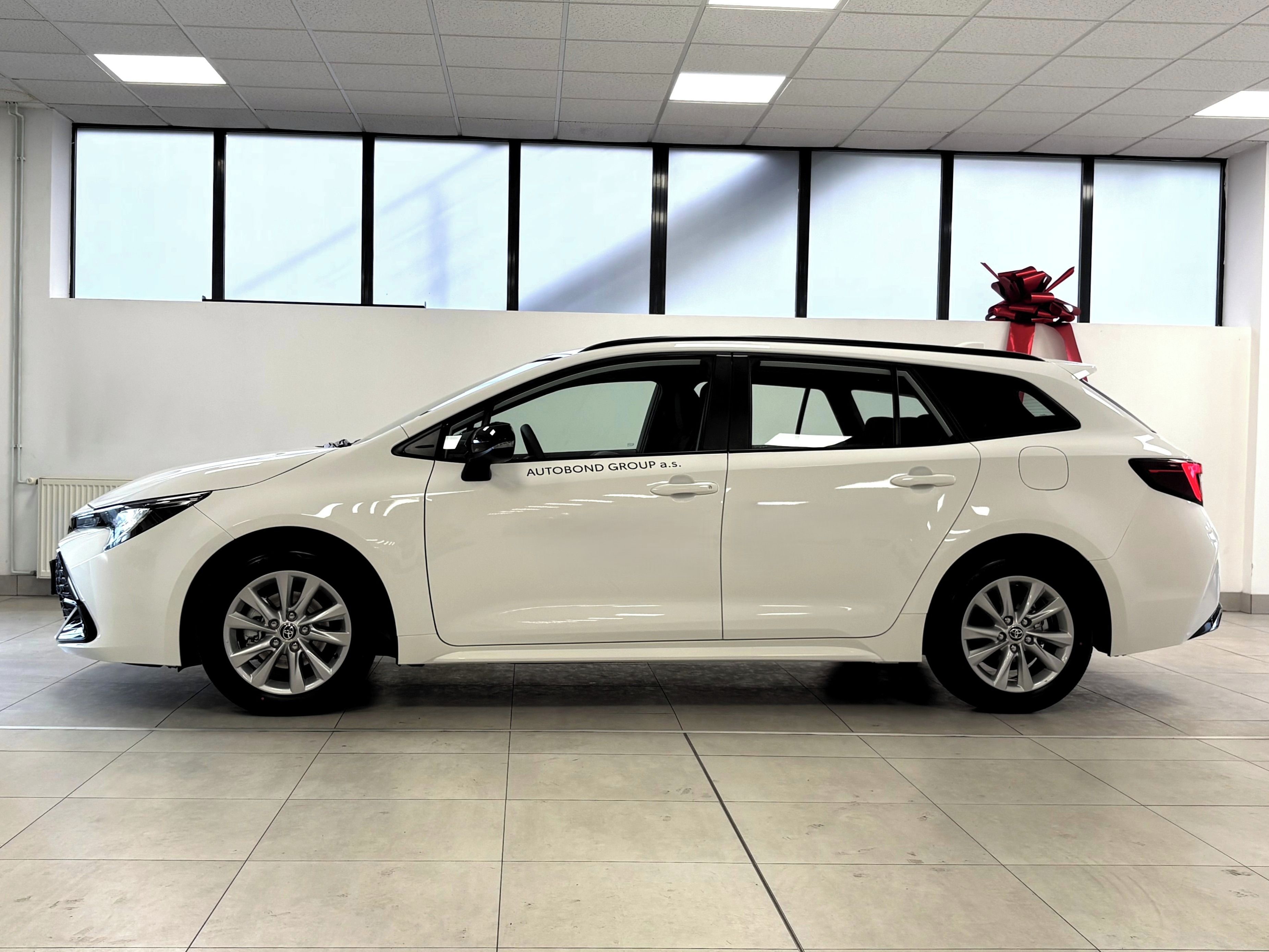 Toyota Corolla, TS, Comfort, 1.8HEV, CVT, 4x2 - fotka 3