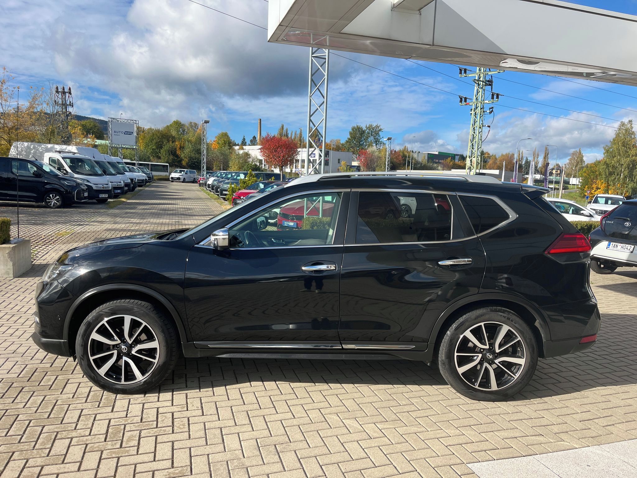 Nissan X-Trail, 2.0 dCi 130kW 4x4 Tekna + TZ - fotka 3
