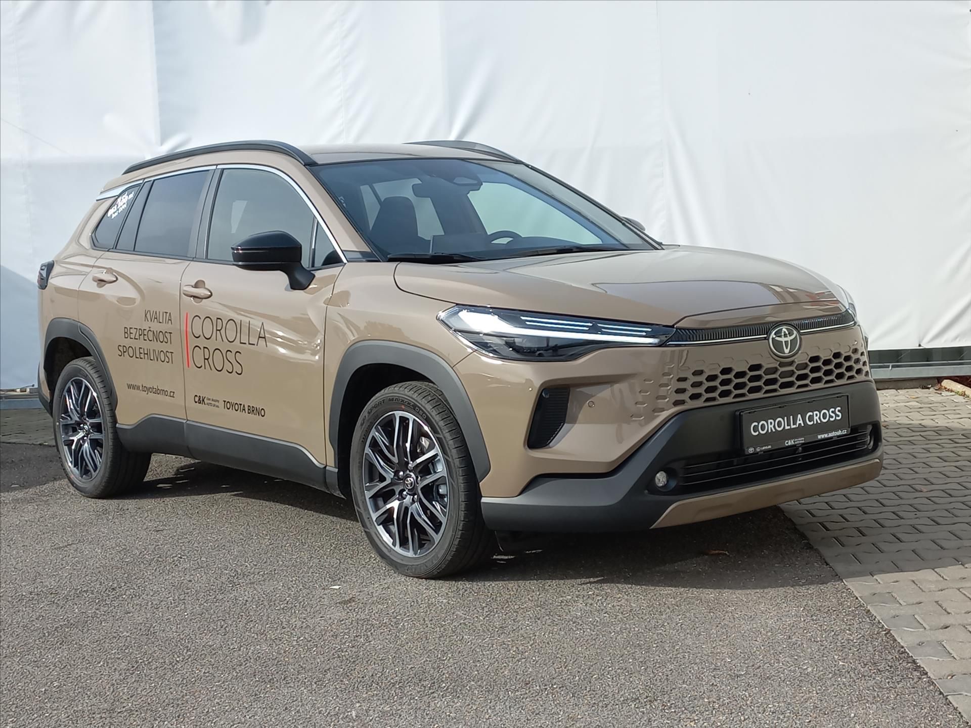 Toyota Corolla Cross, 2,0 Hybrid e-CVT 178k  Style - fotka 5