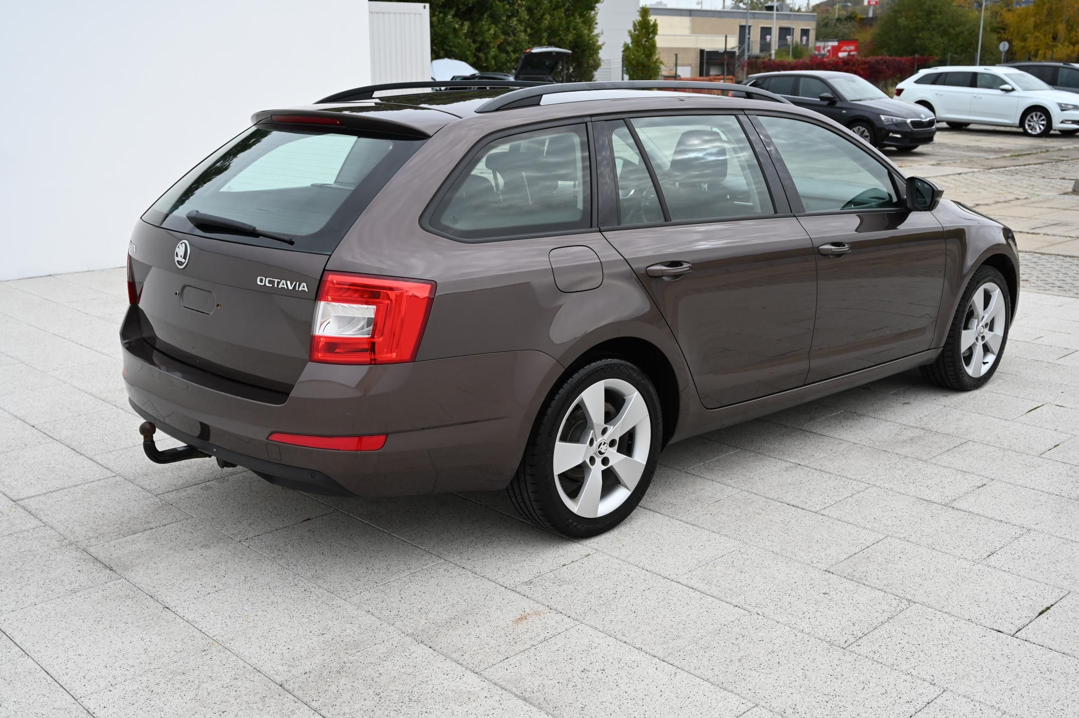 Škoda Octavia, 2.0TDI 110KW Elegance 12/2013 - fotka 5