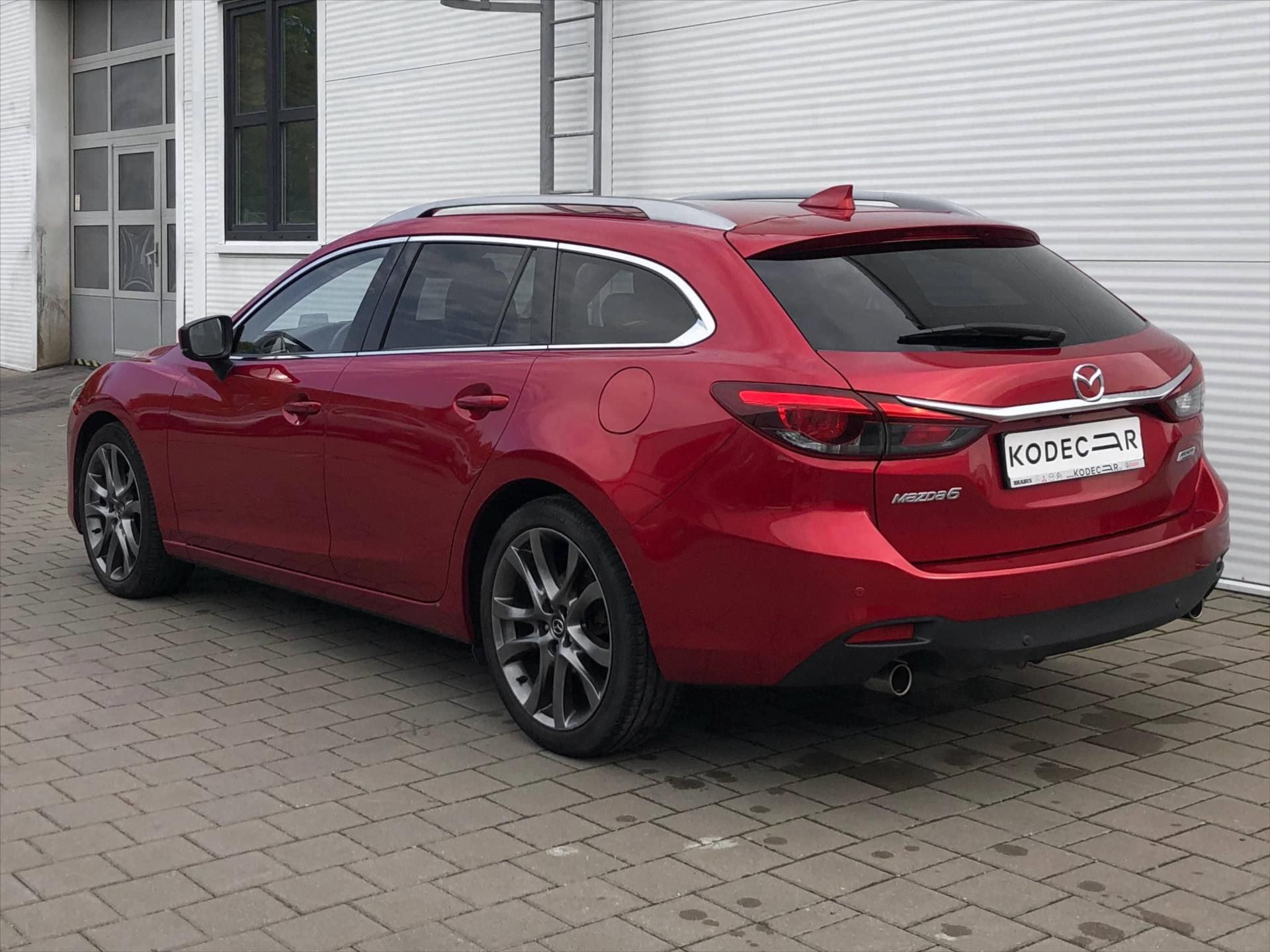 Mazda 6, 2,5 WGN Revolution Top G192k A - fotka 4