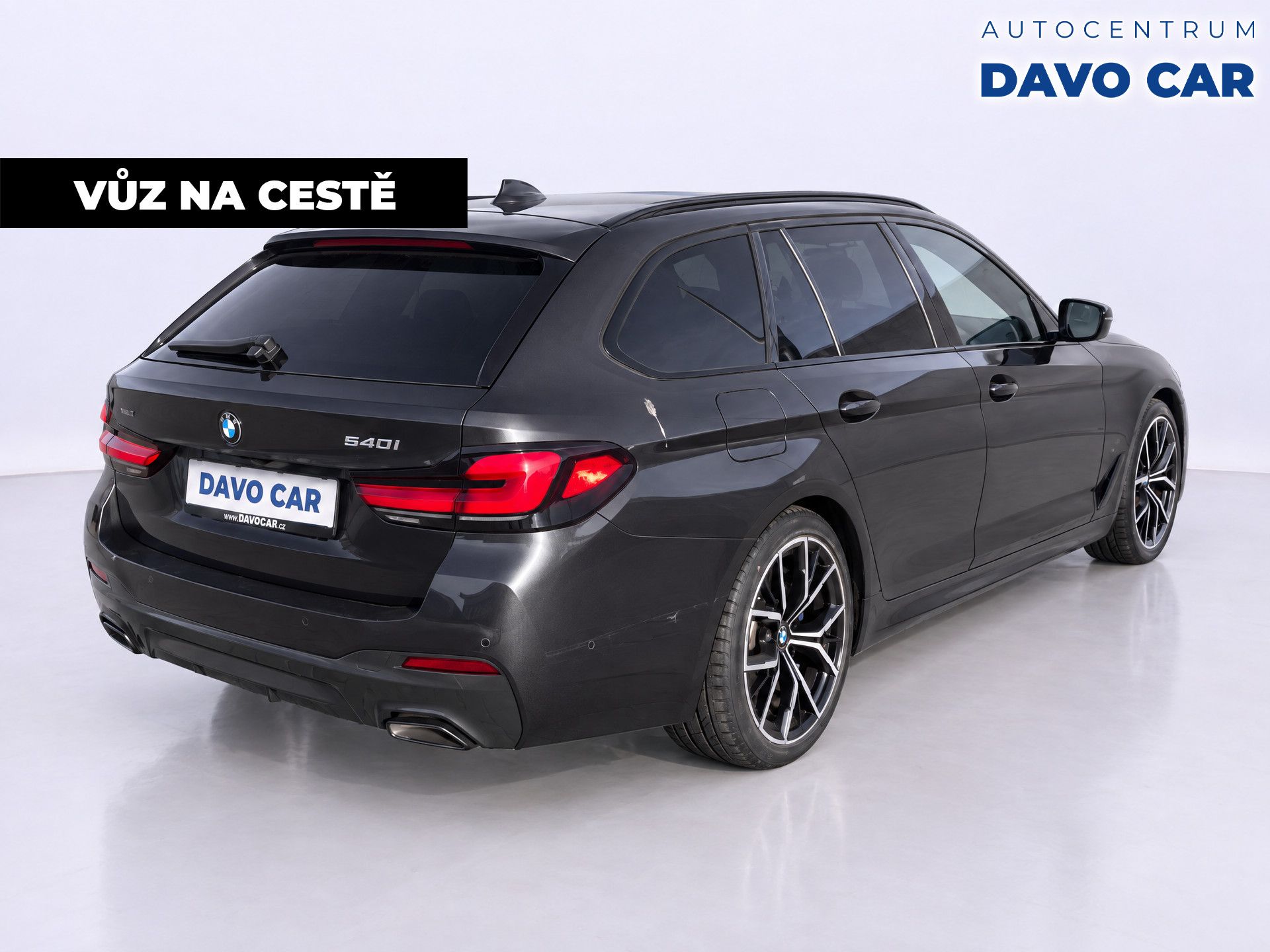 BMW Řada 5, 3,0 540i 245kW xDrive DPH - fotka 5