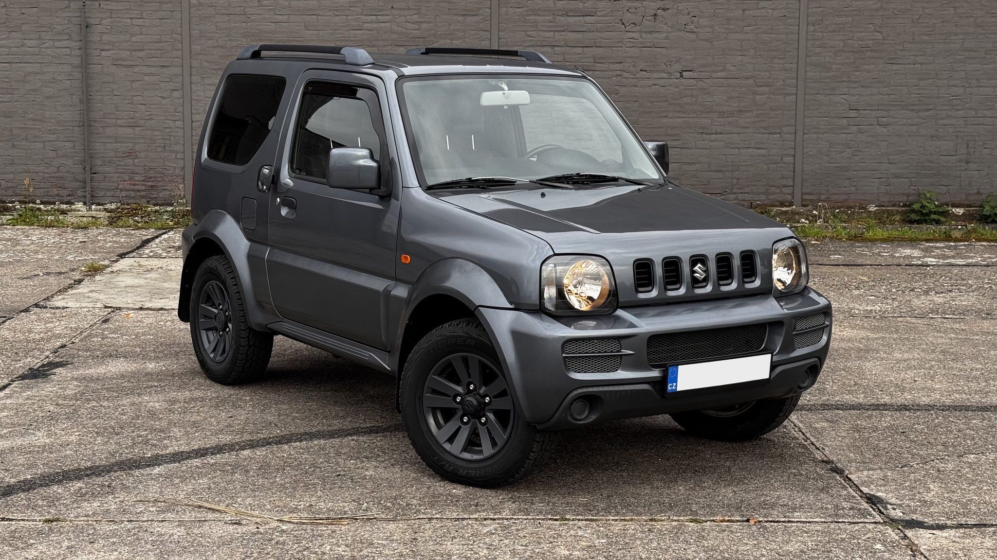 Suzuki Jimny, Suzuki Jimny 1.3 VVT 4x4 - fotka 3