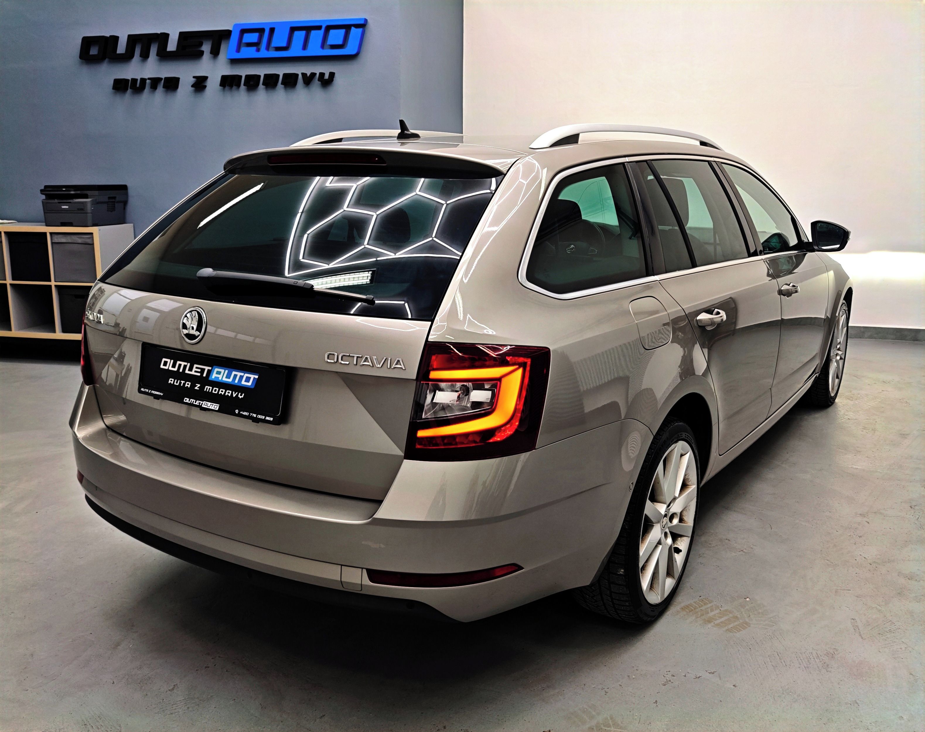 Škoda Octavia, 1.4 TSI 110KW,DSG.STYLE,DPH - fotka 4