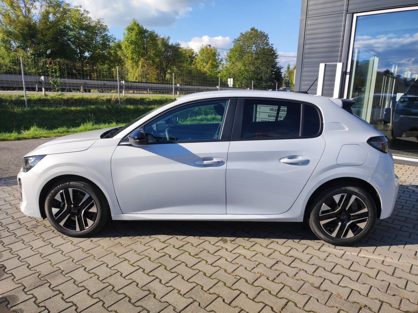 Peugeot 208, Edition Turbo 100 MAN6 - fotka 4