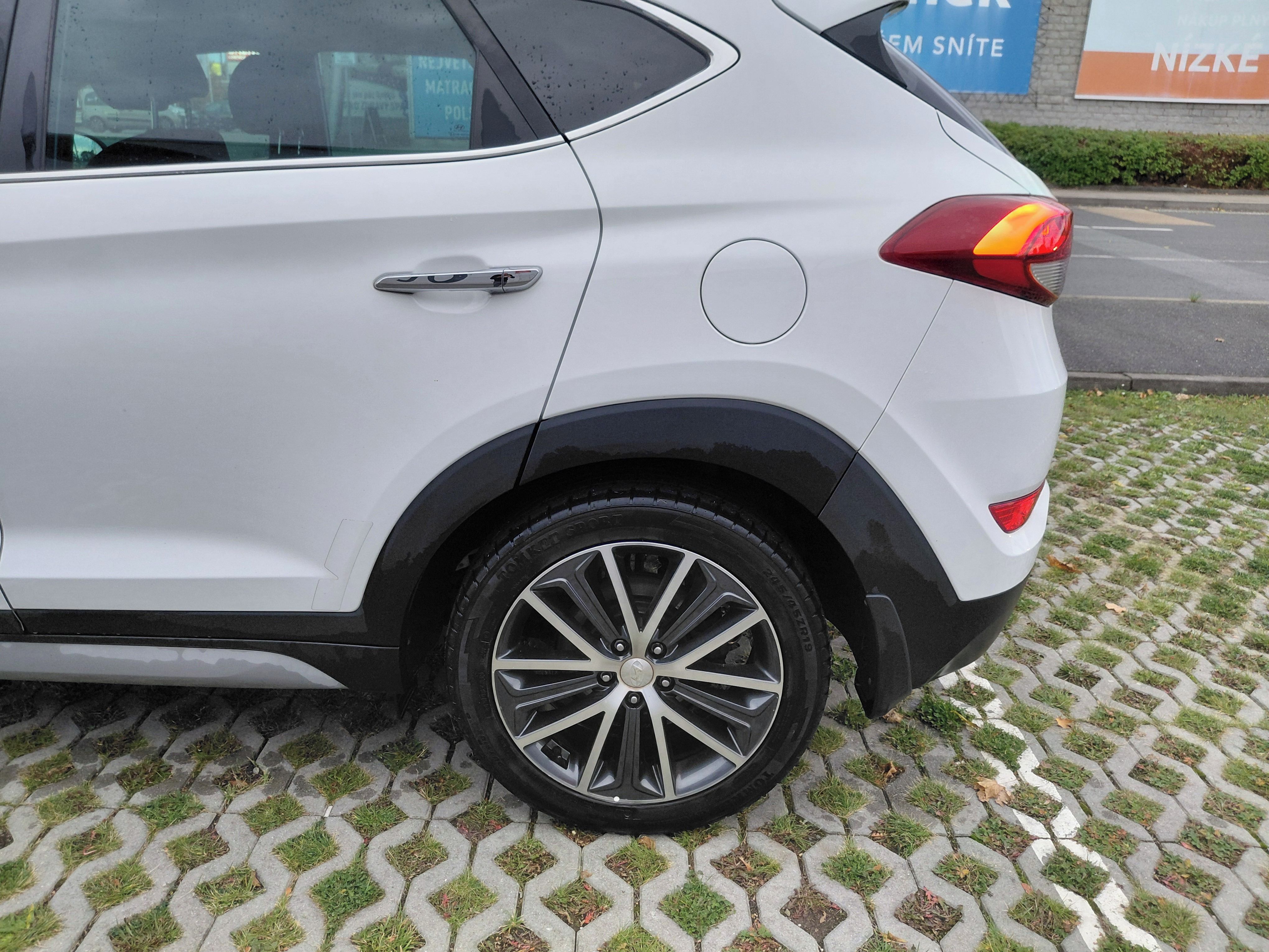 Hyundai Tucson, 2.0CRDI 100KW 4x4 1.MAJ EXTRA! - fotka 6