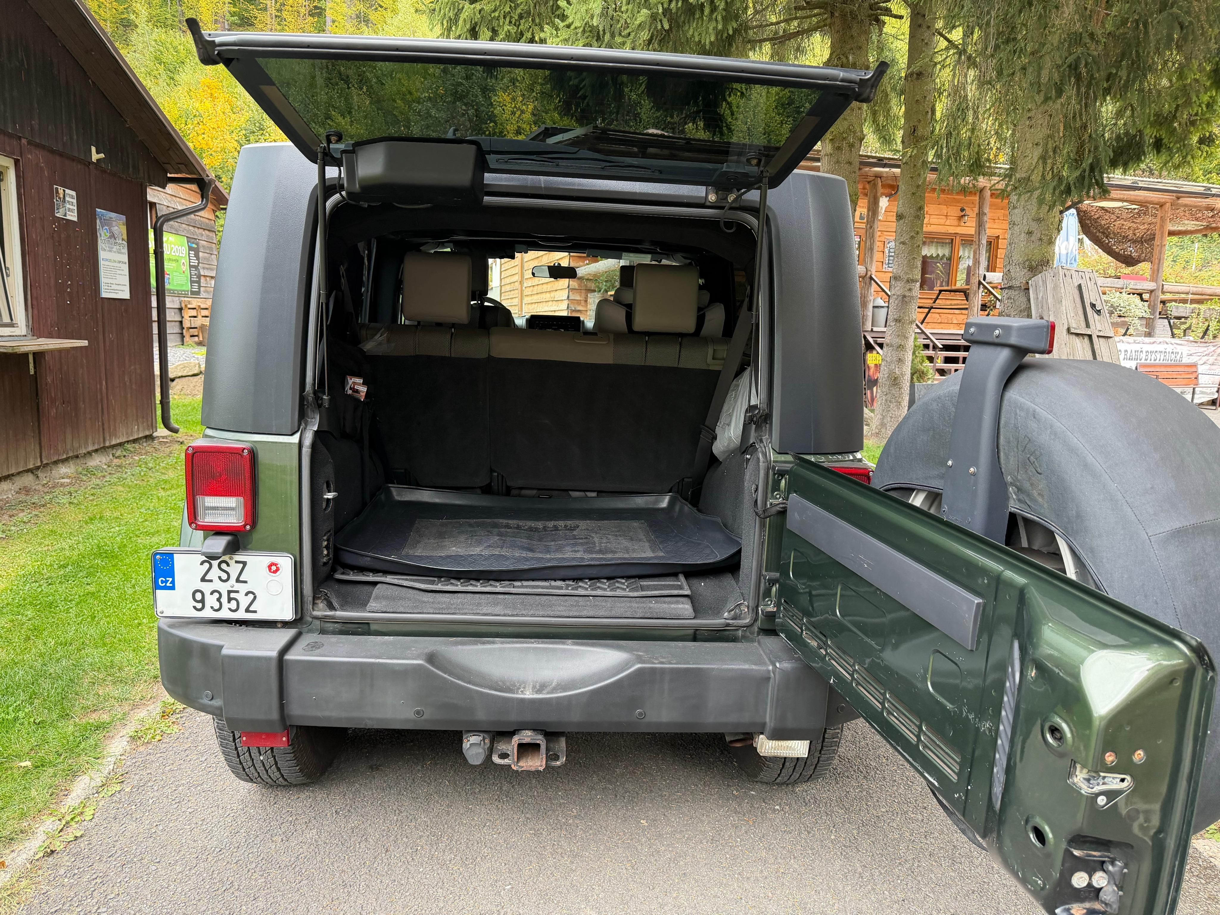 Jeep Wrangler, Jeep Wrangler Rubicon 3.8 V6 - fotka 3
