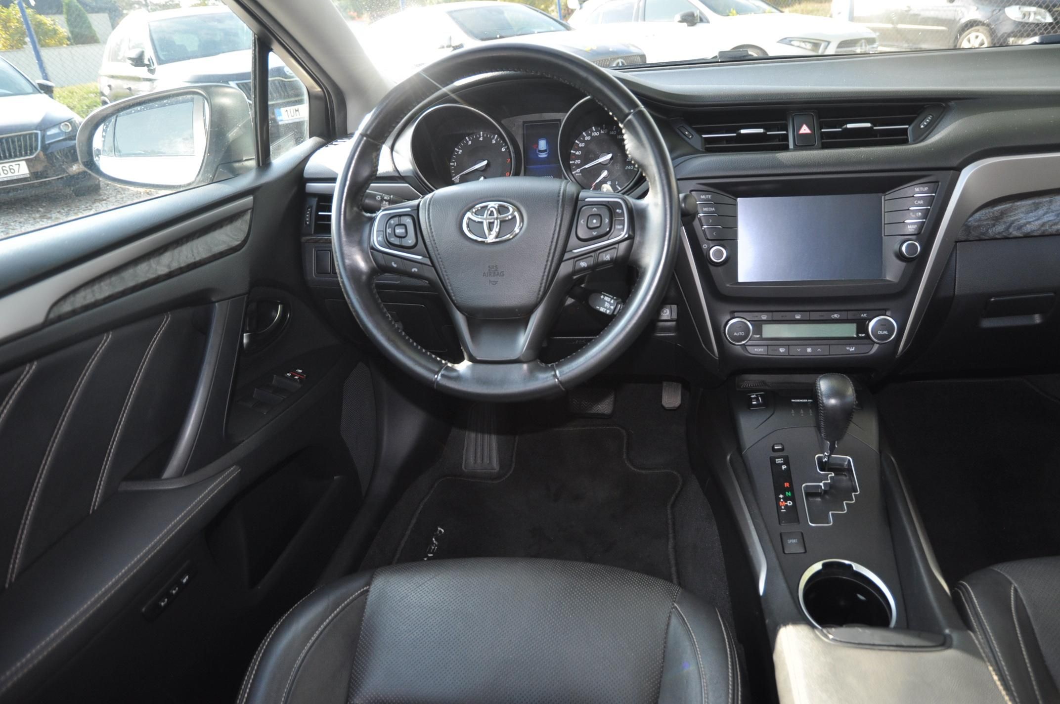 Toyota Avensis, 2.0i 112kW KOMBI A/T Panorama - fotka 5