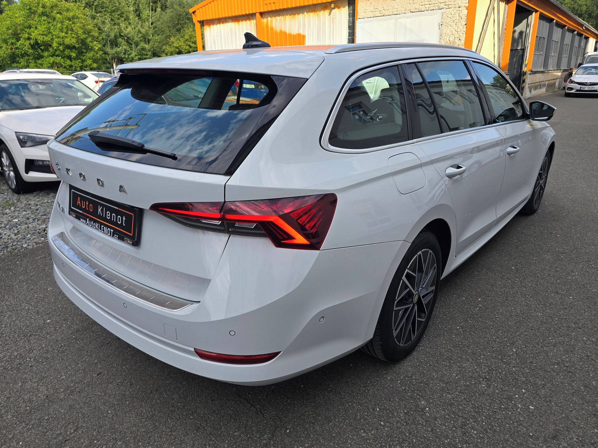 Škoda Octavia, 2.0TDi 110kW DSG STYLE + NAVI - fotka 4