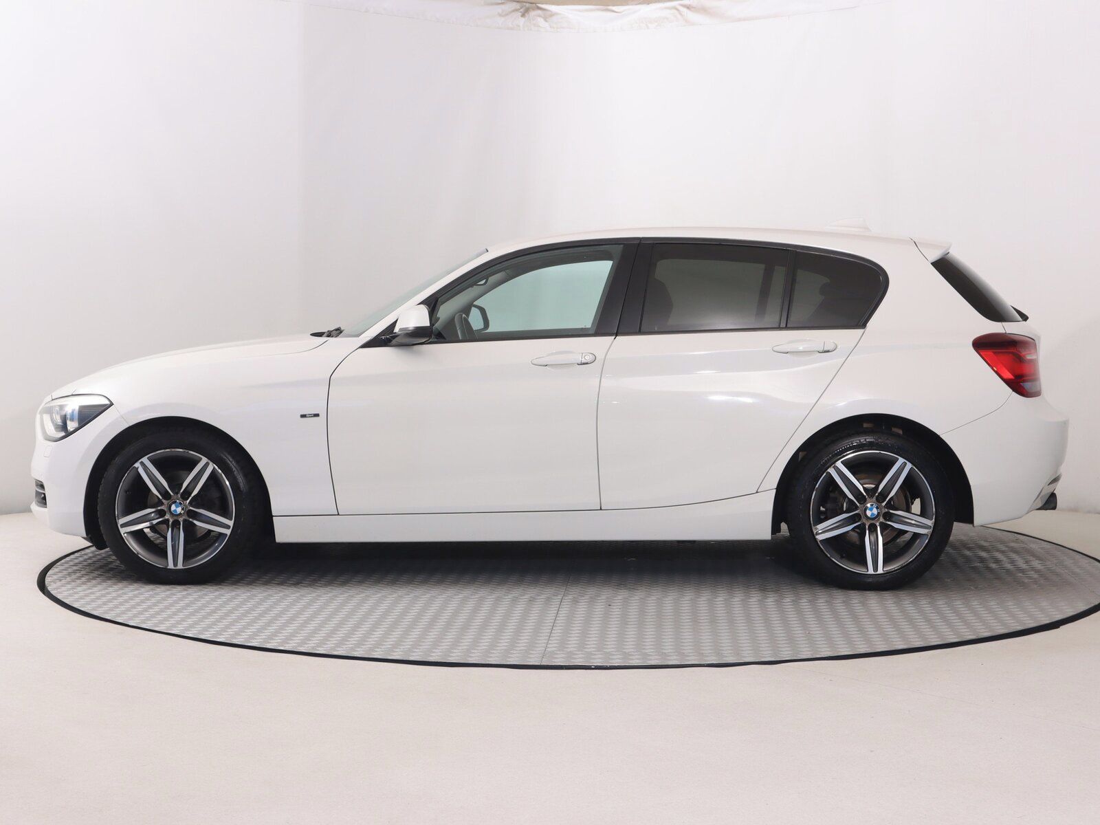 BMW Řada 1, 116i, Automat, Serv.kniha - fotka 3