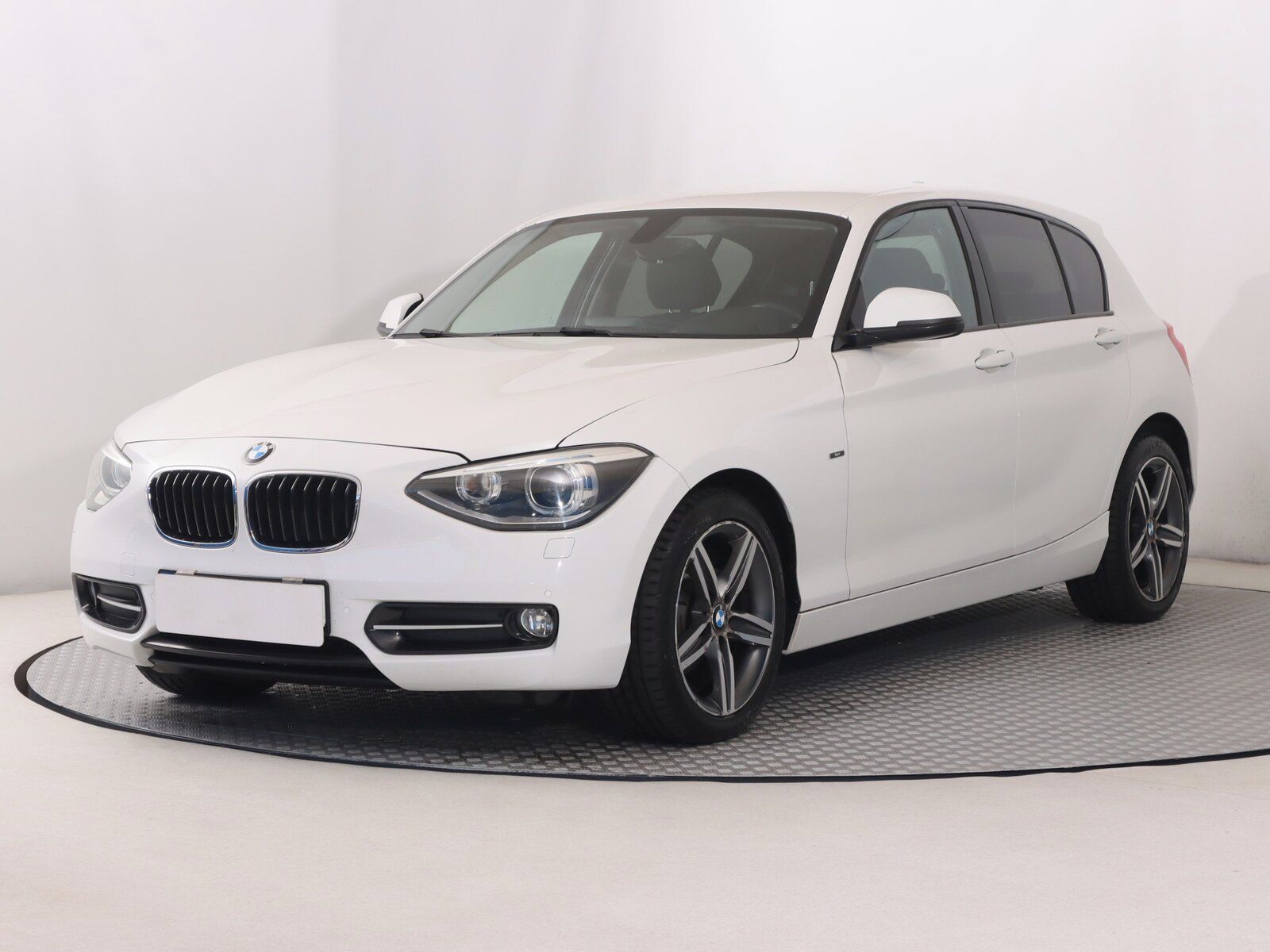 BMW Řada 1, 116i, Automat, Serv.kniha - fotka 2