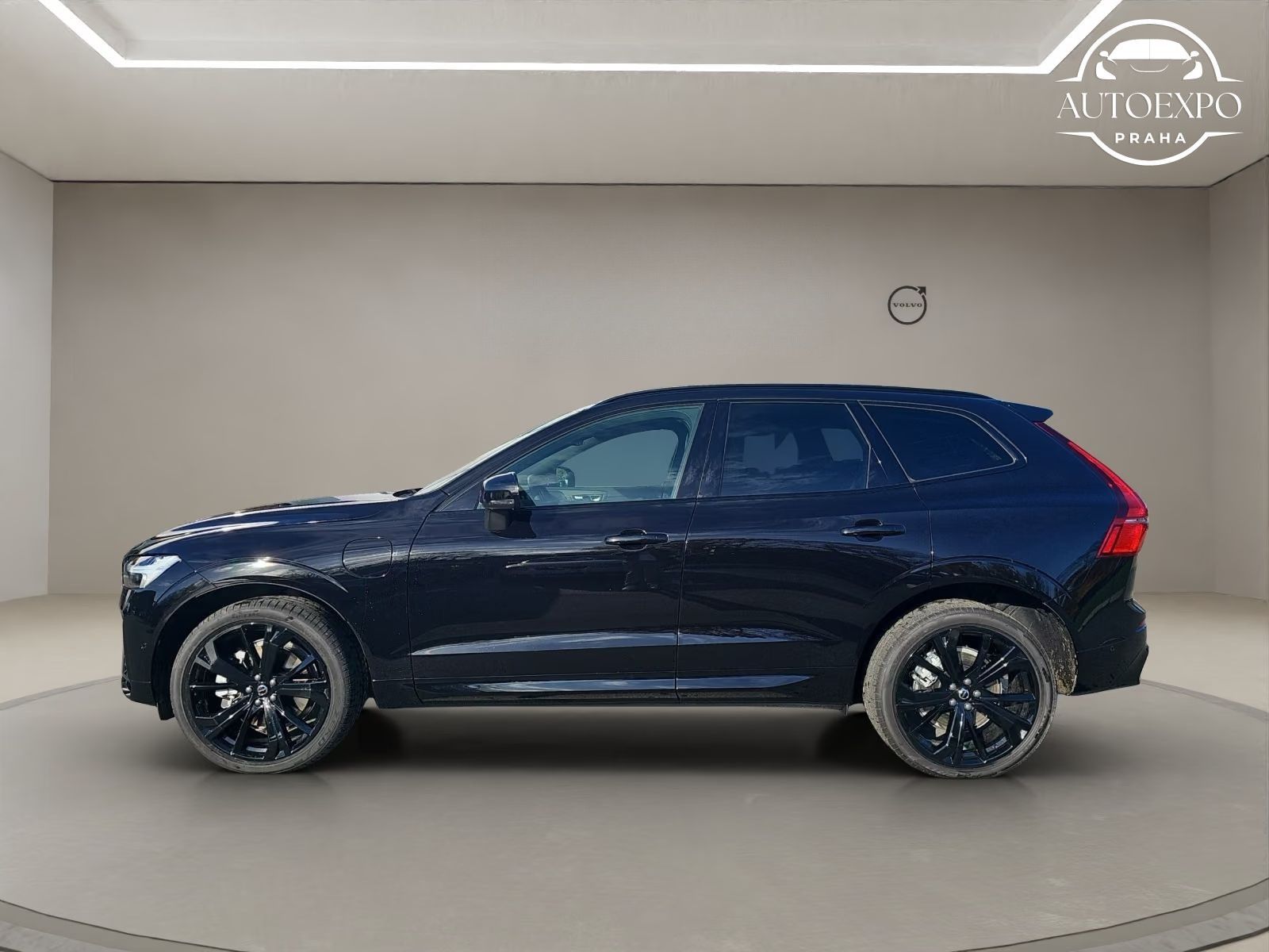Volvo XC60, T8 AWD Plus Black Edition - fotka 4