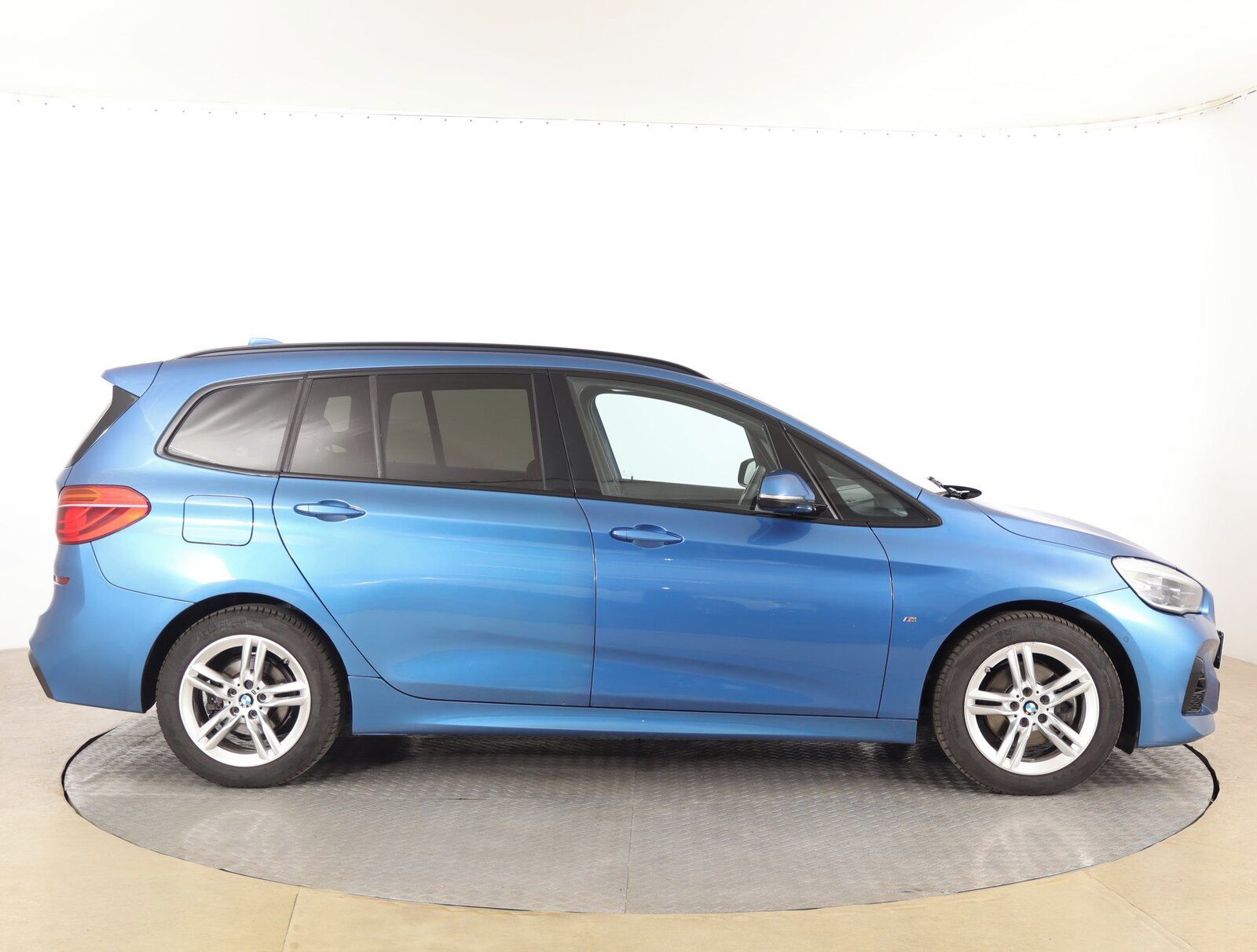 BMW Řada 2, 218i Gran Tourer, Automat - fotka 6