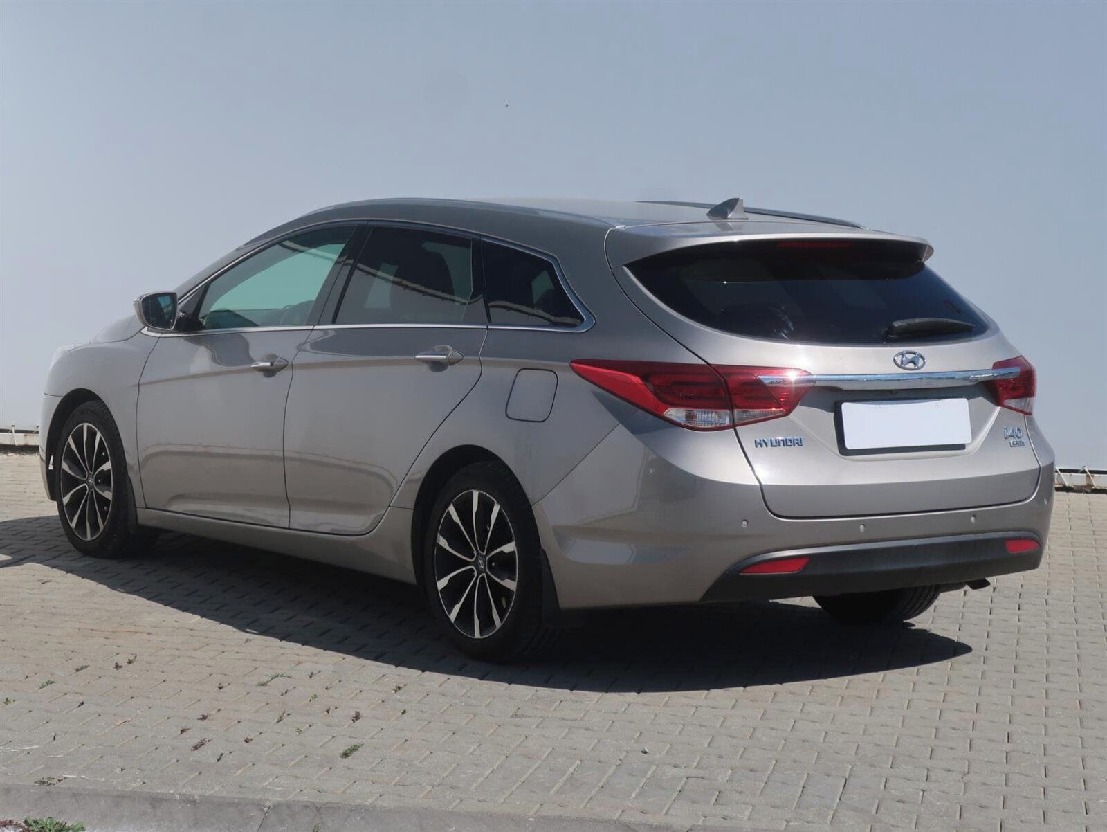 Hyundai i40, 1.7 CRDi, Automat, Serv.kniha - fotka 4