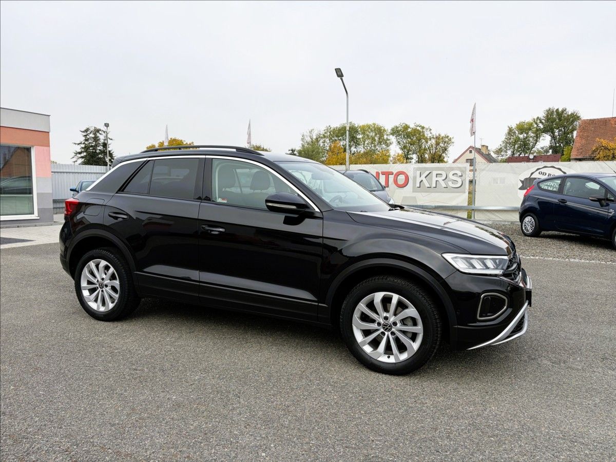 Volkswagen T-Roc, 1,0 TSi 81KW LED,CarPlay,Navi, - fotka 2