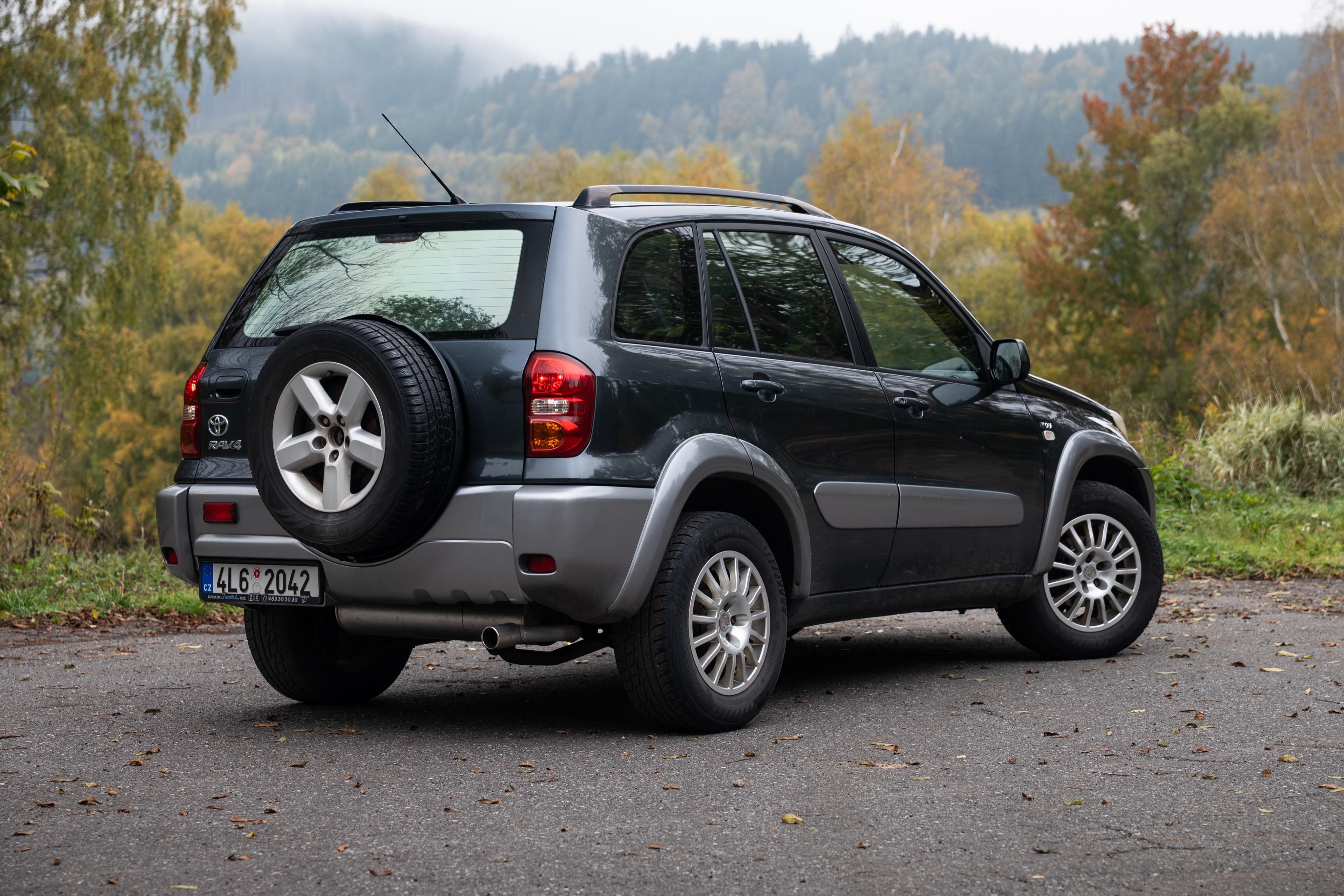 Toyota Rav4, 2.0 VVT-i (110 kW), 4x4, 2005 - fotka 2