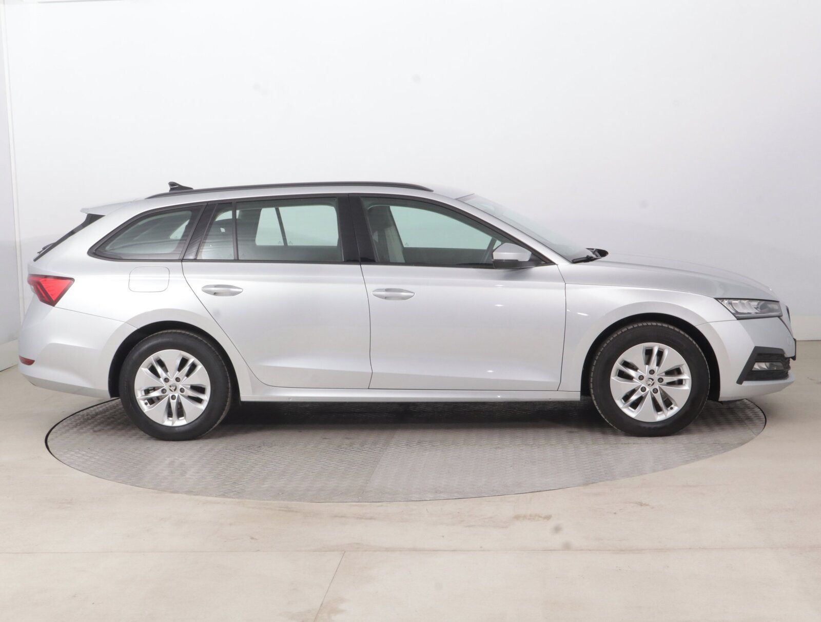 Škoda Octavia, 2.0 TDI, Ambition, ČR,1.maj - fotka 6