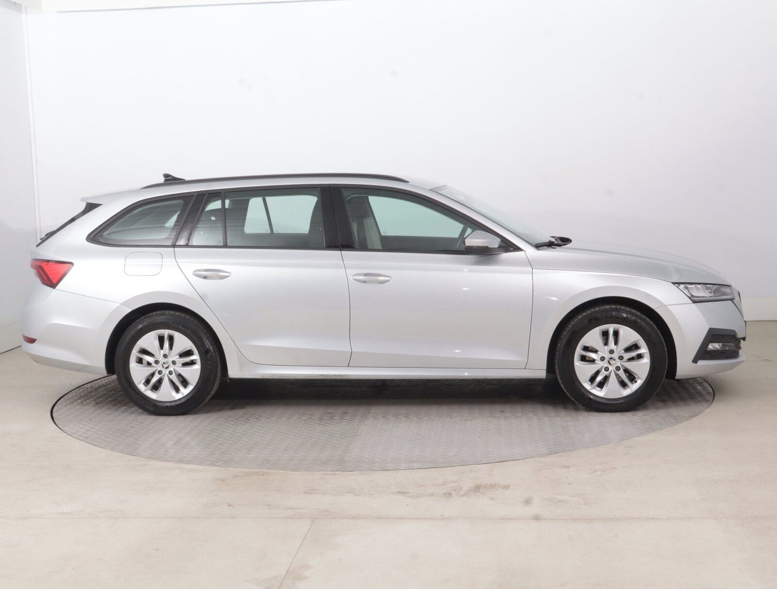 Škoda Octavia, 2.0 TDI, Ambition, ČR,1.maj - fotka 6