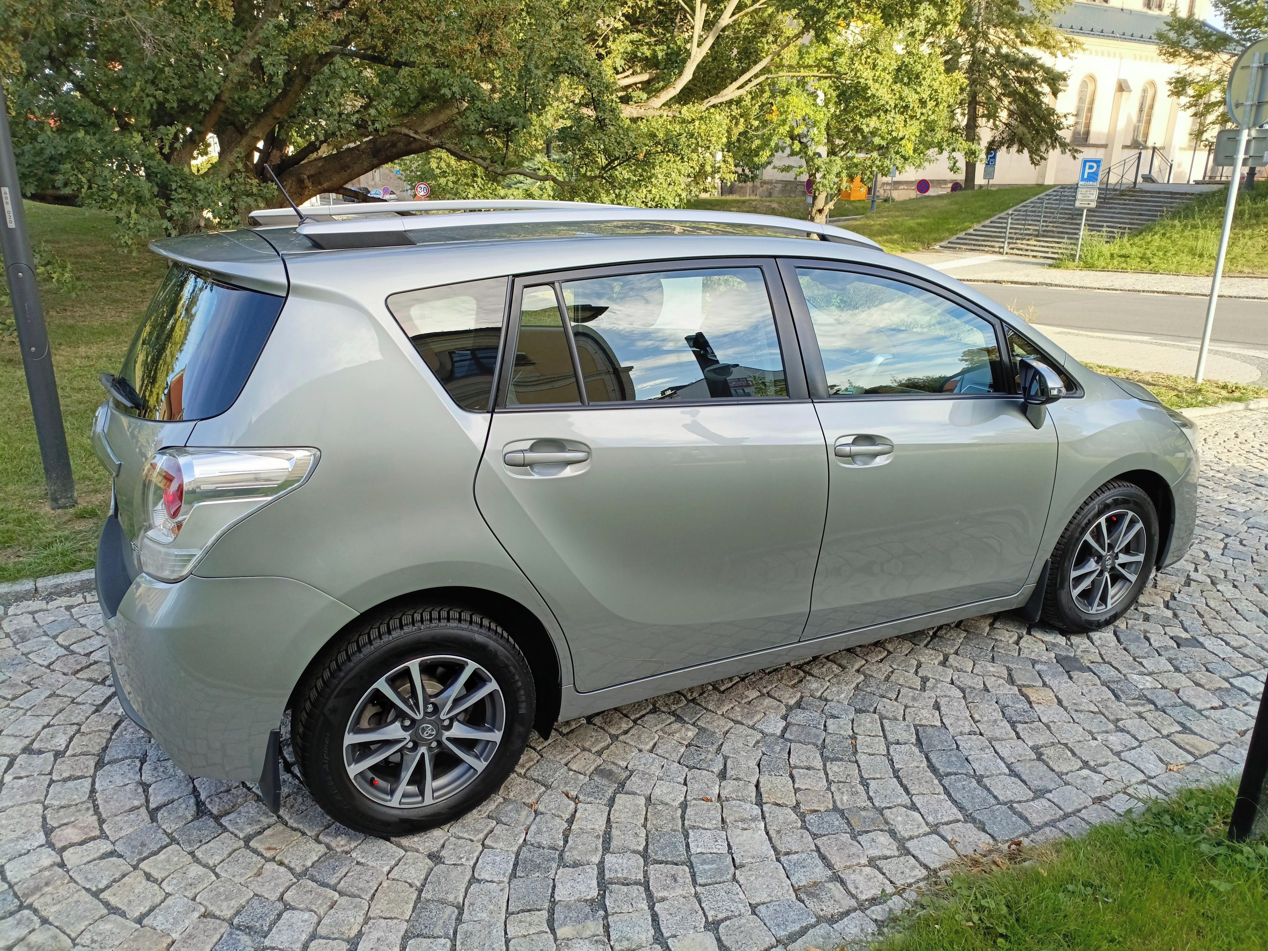 Toyota Verso, benzin AUTOMAT 7mist XENON - fotka 6