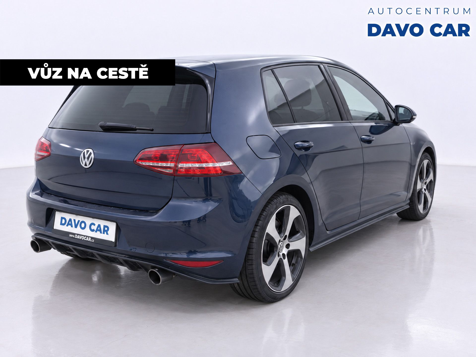 Volkswagen Golf, 2,0 TSI GTI DSG Xenon 1.Maj. - fotka 2